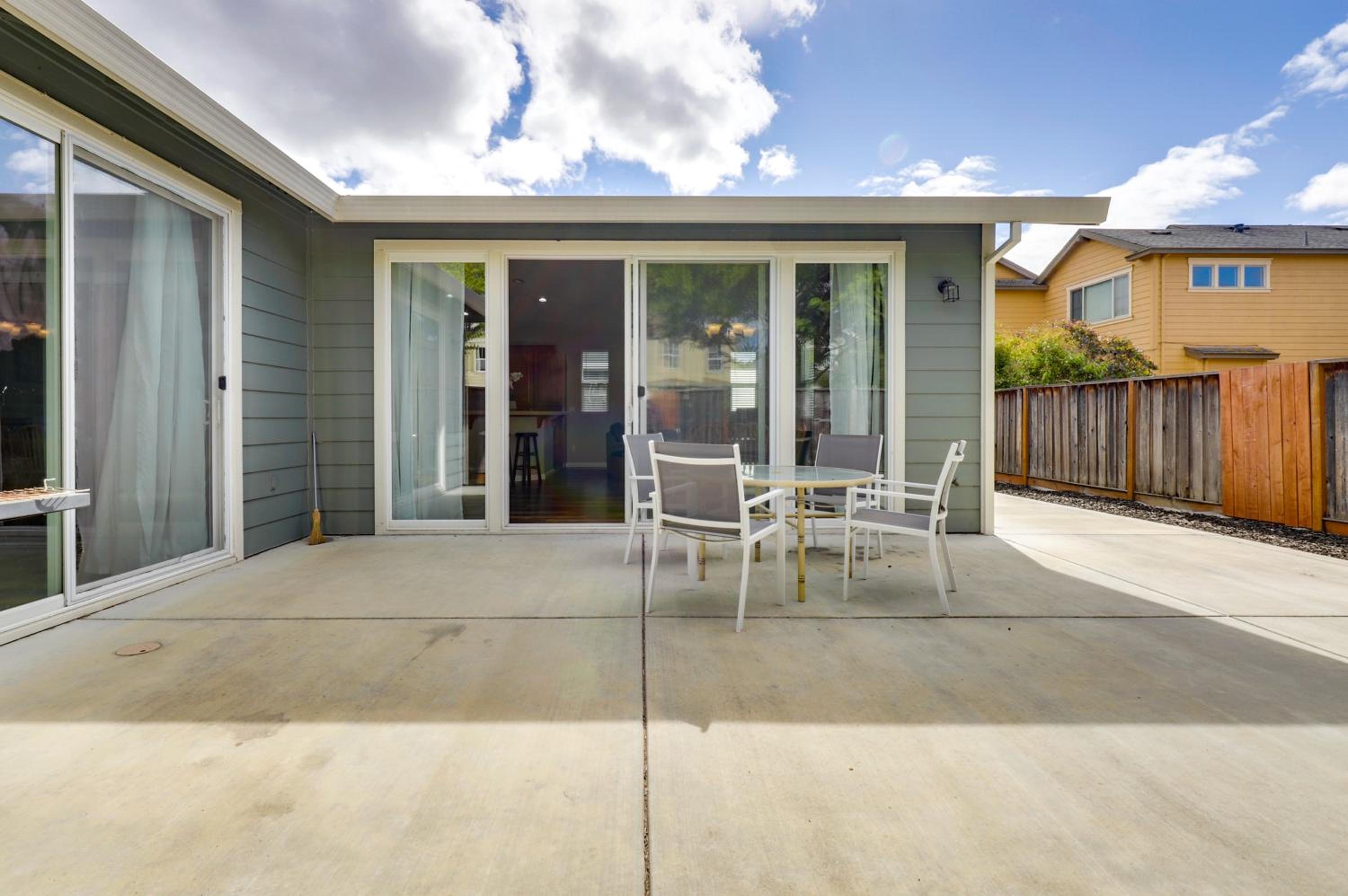 Quiet and Convenient! Santa Rosa Family Home with Yard