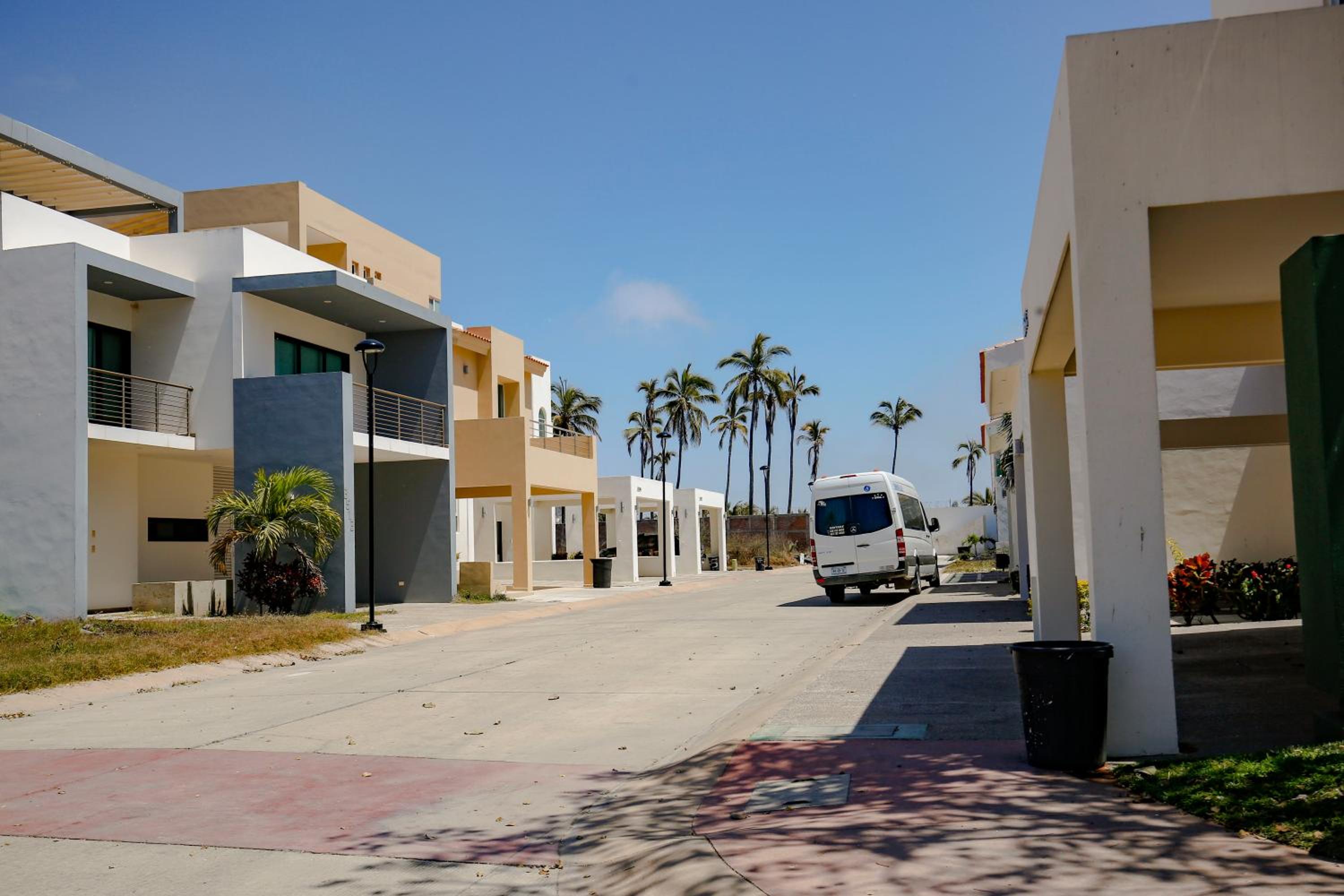 House in Punta Cerritos 3 Bedrooms and Rooftop