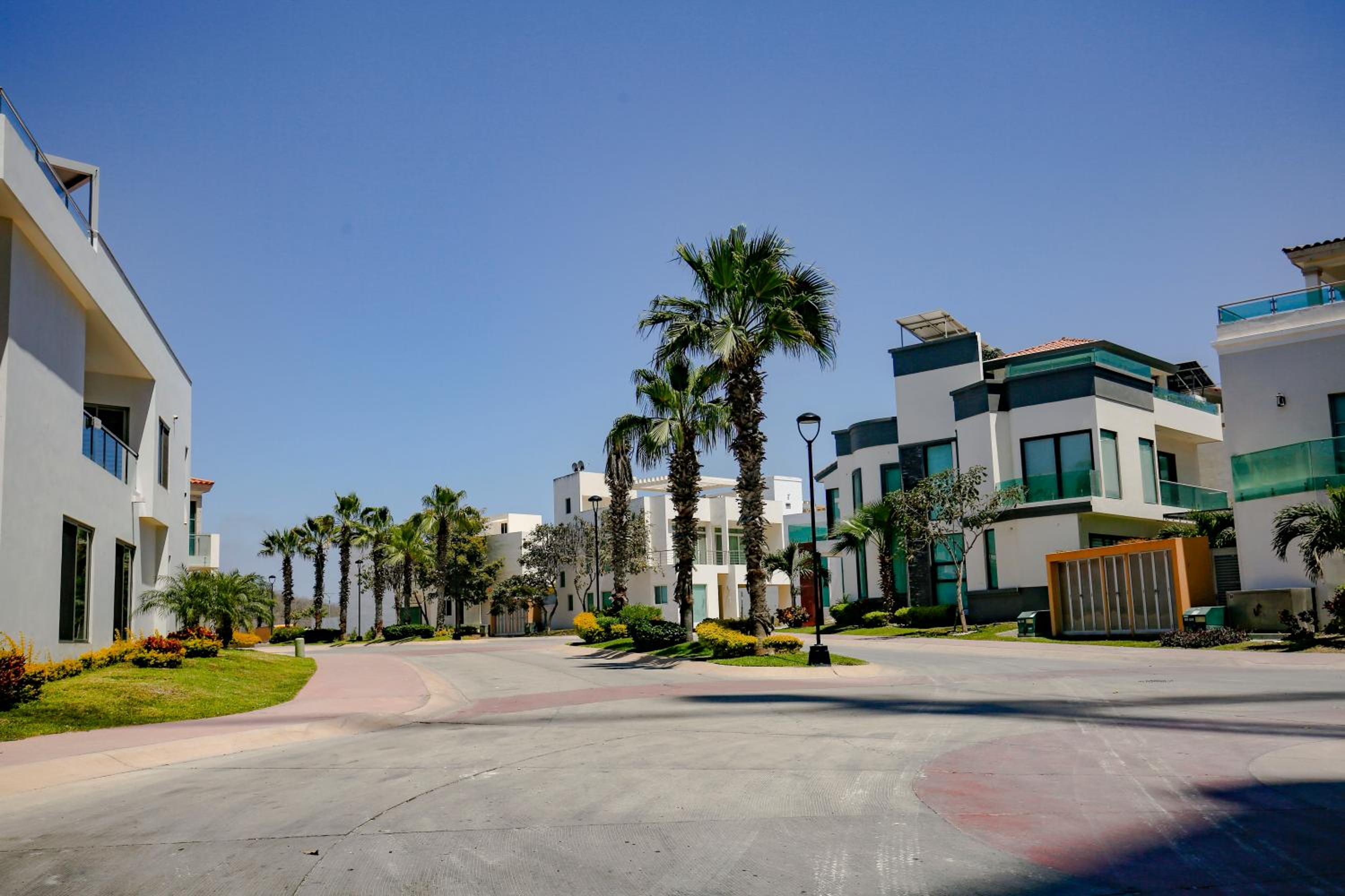 House in Punta Cerritos 3 Bedrooms and Rooftop