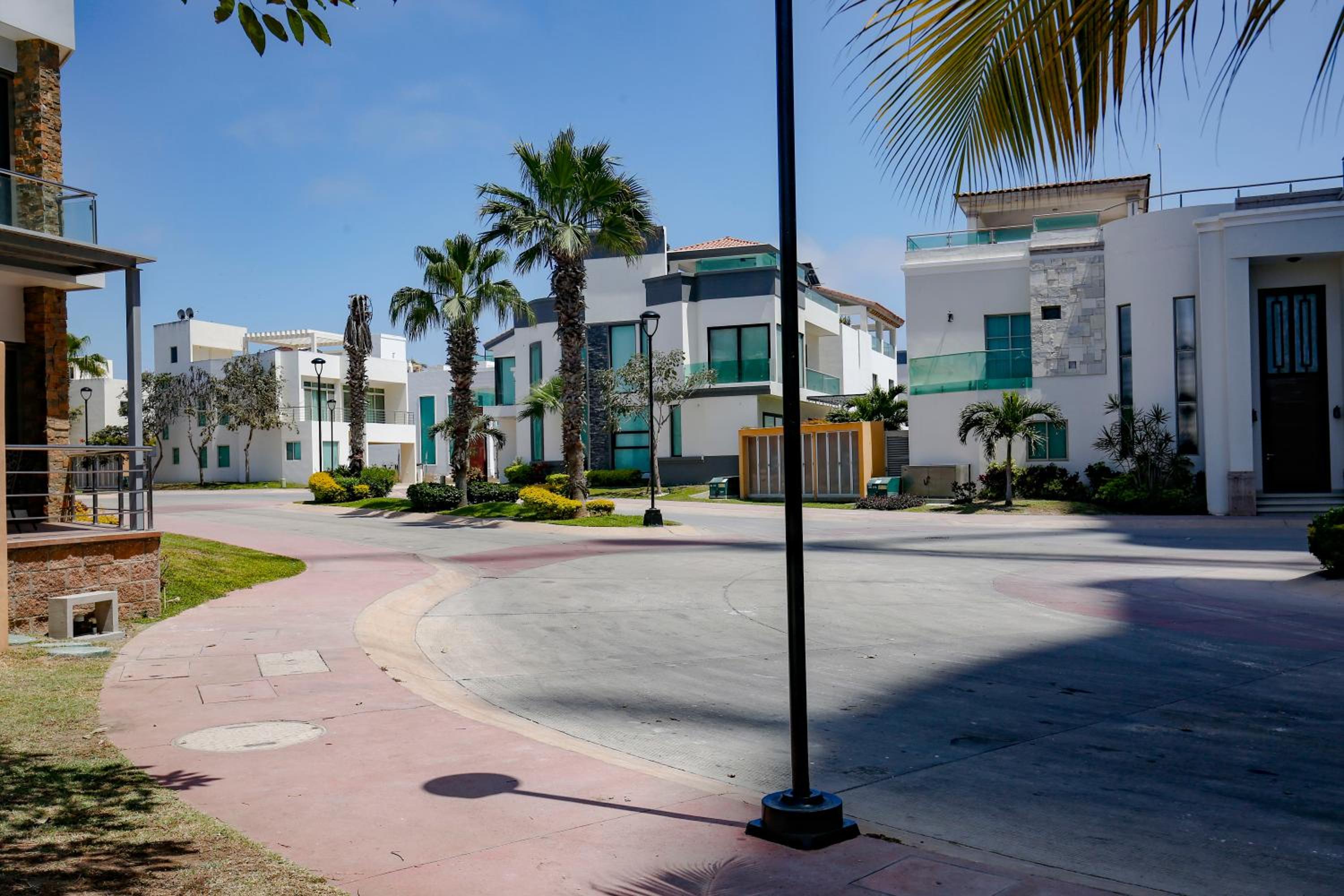 House in Punta Cerritos 3 Bedrooms and Rooftop