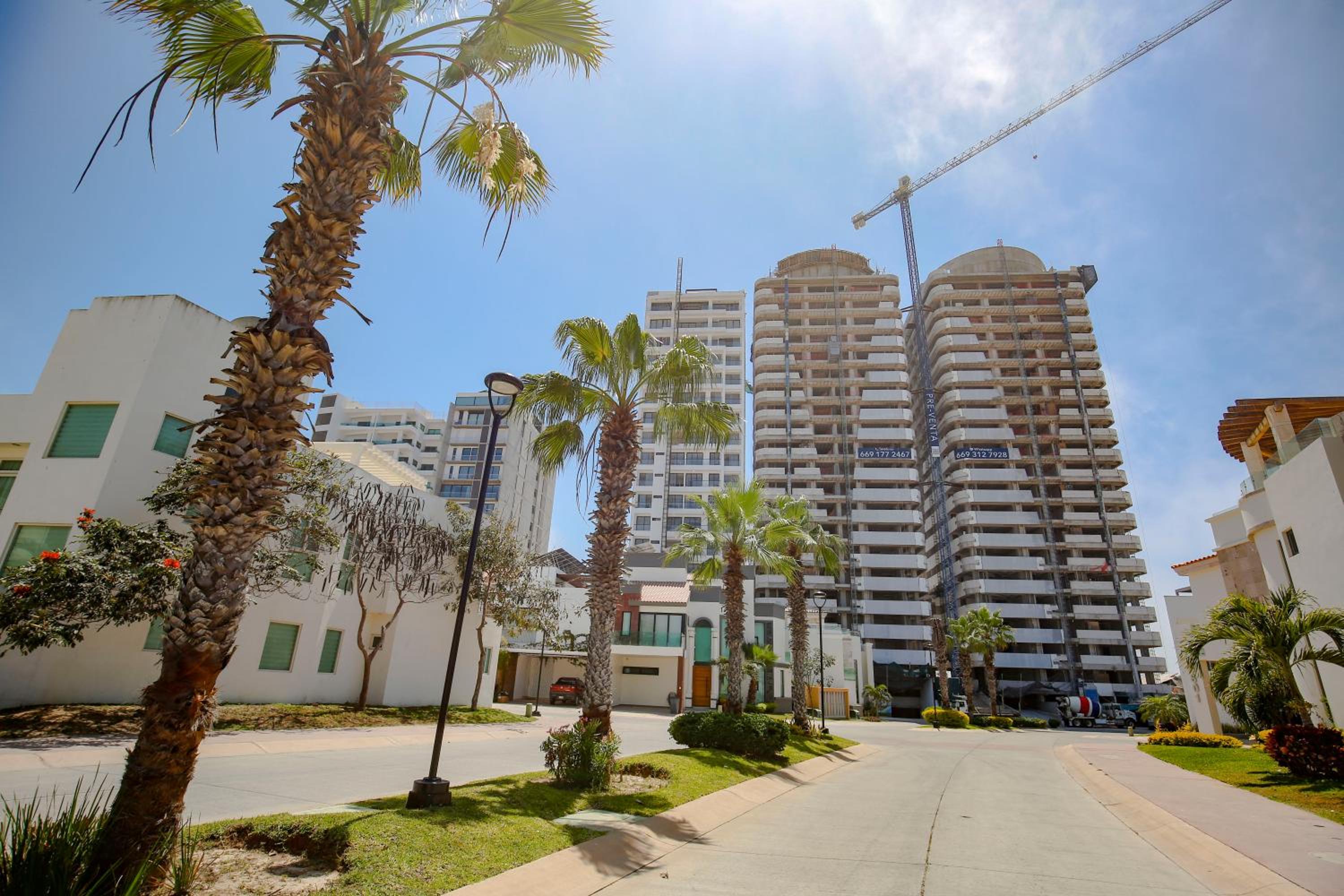 House in Punta Cerritos 3 Bedrooms and Rooftop