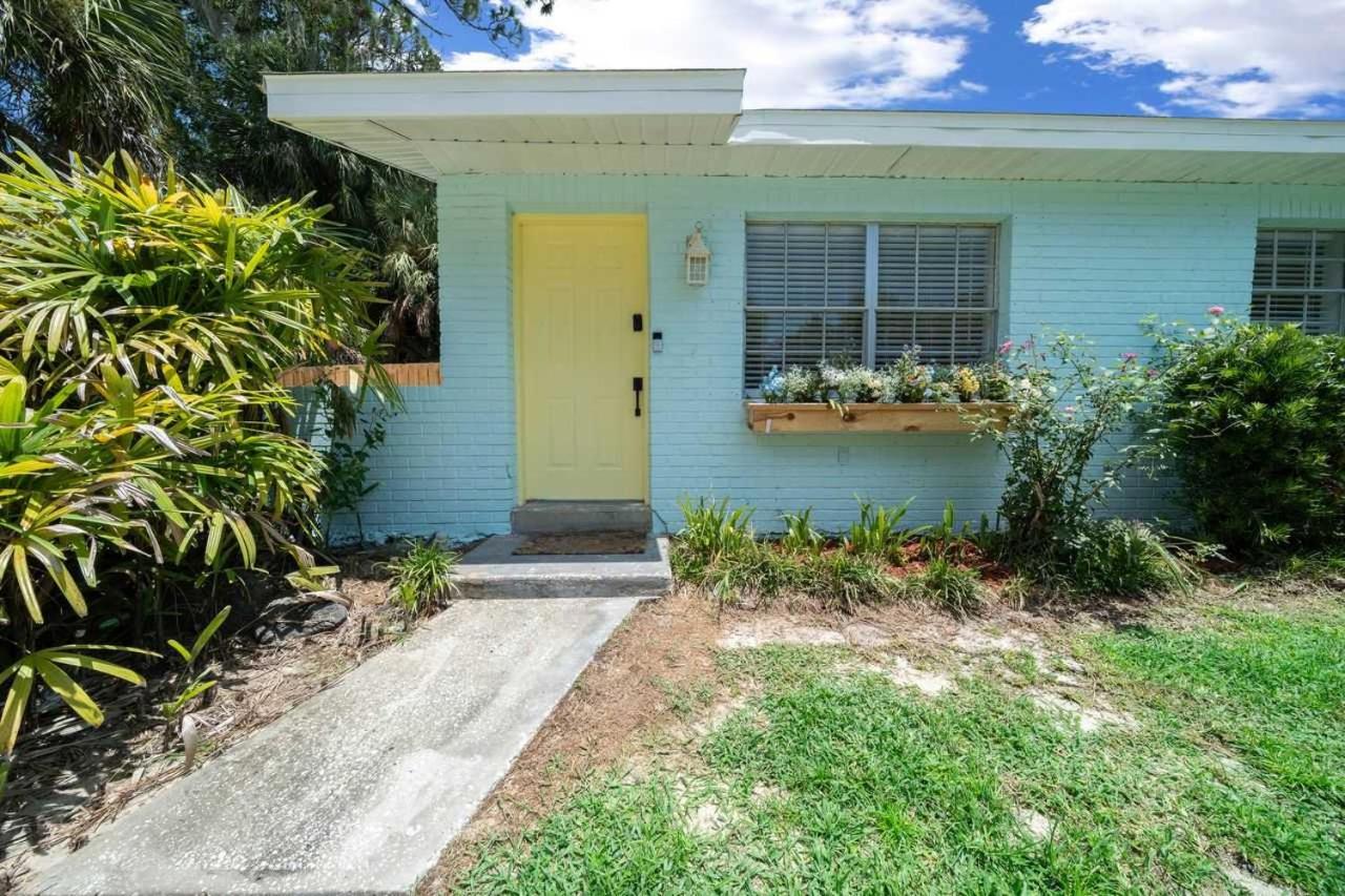 The Happy Haven - Near Manatee Tours - Pet Friendly