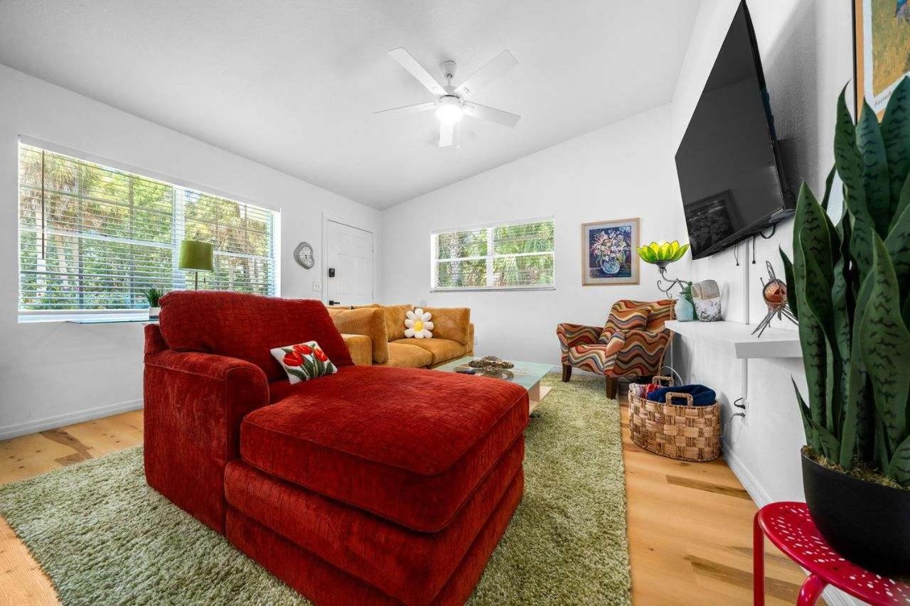 The Happy Haven - Near Manatee Tours - Pet Friendly