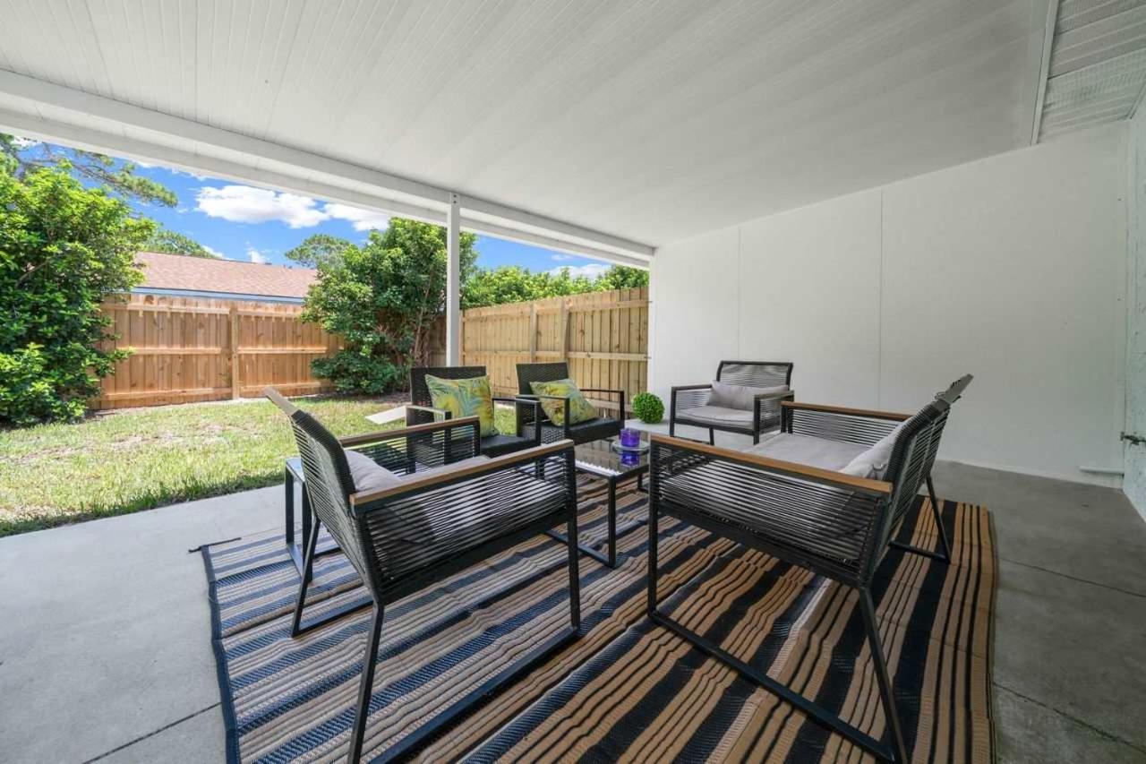 The Happy Haven - Near Manatee Tours - Pet Friendly