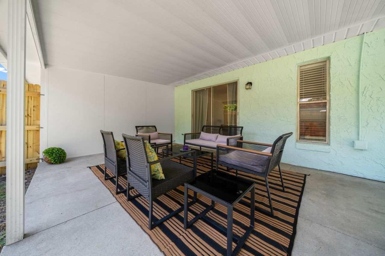 The Happy Haven - Near Manatee Tours - Pet Friendly