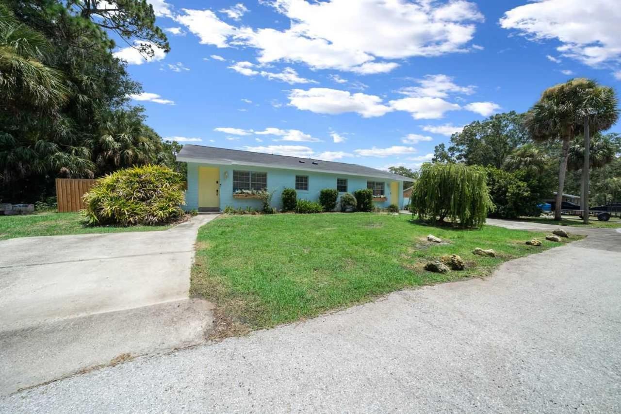 The Happy Haven - Near Manatee Tours - Pet Friendly