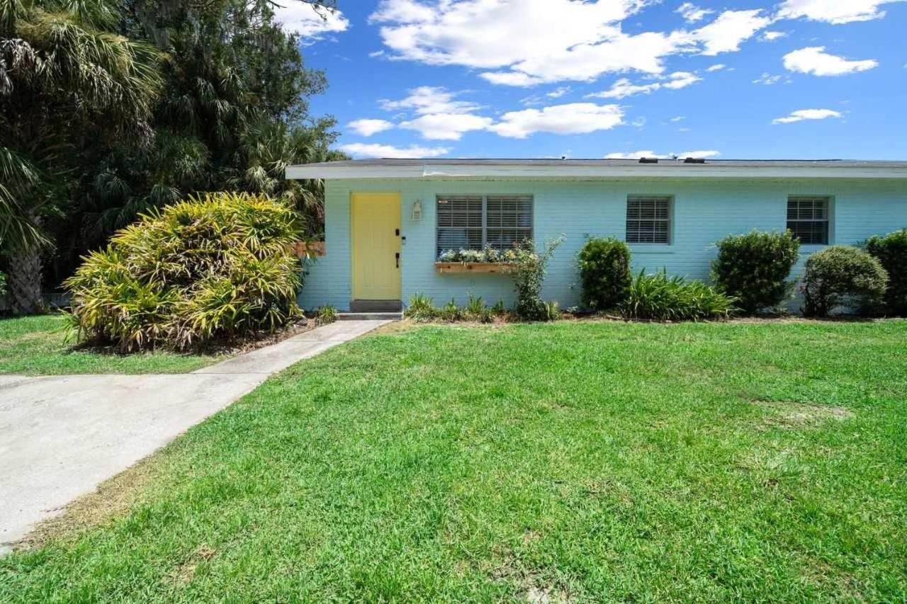The Happy Haven - Near Manatee Tours - Pet Friendly