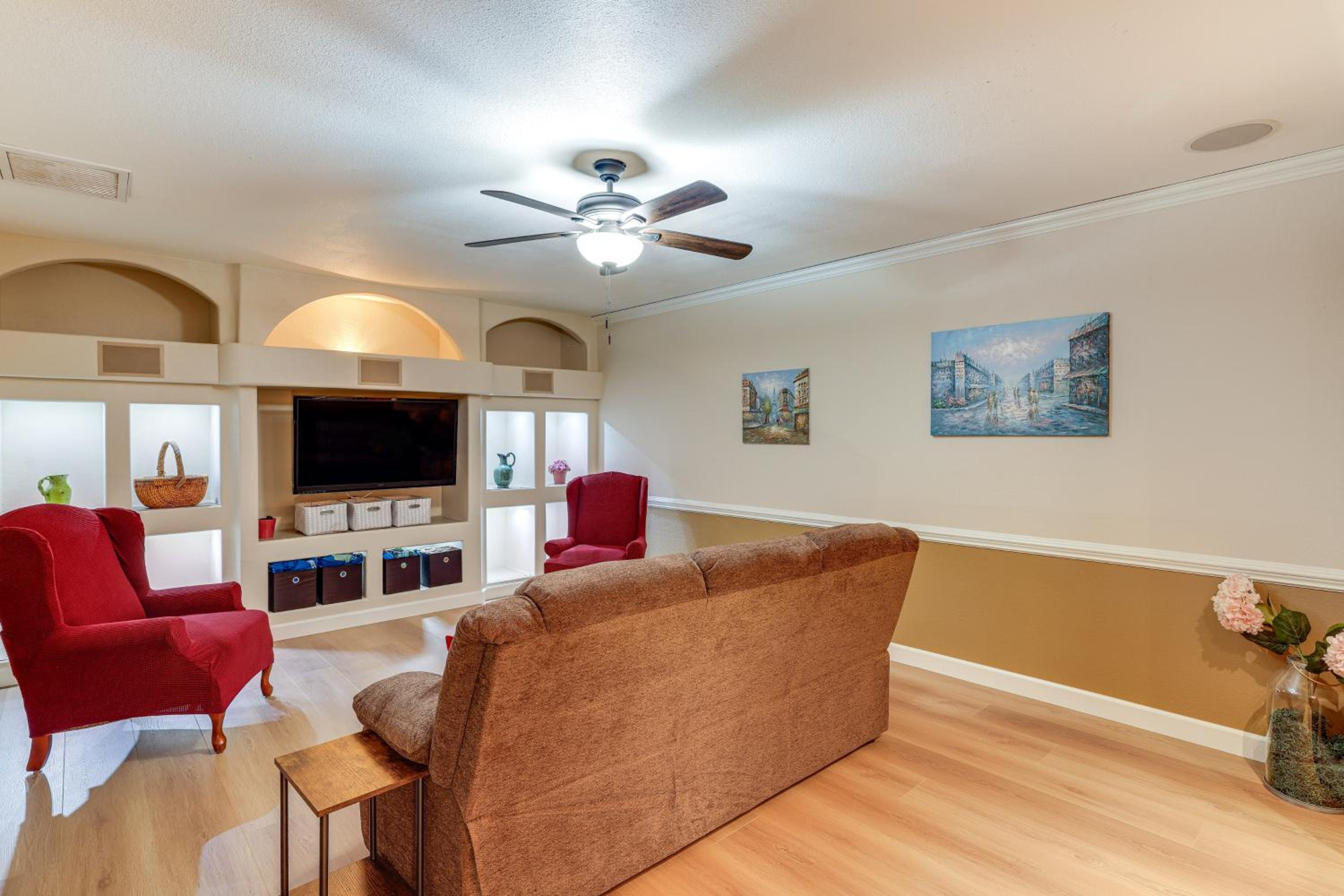 Game Room and Pet-Friendly Yard! Family Phoenix Gem