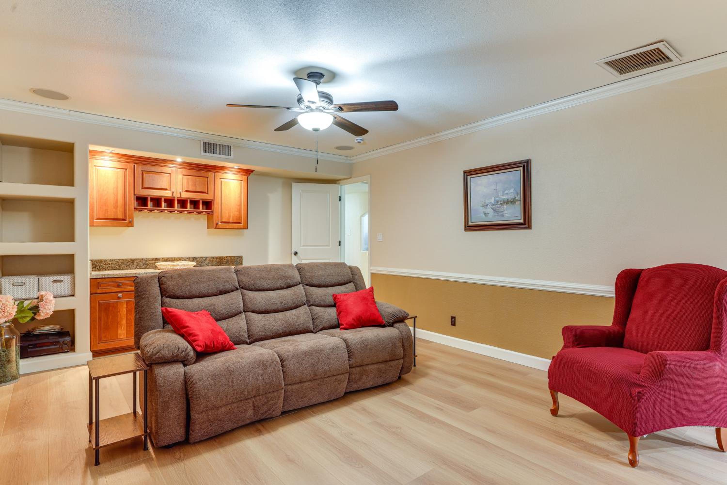 Game Room and Pet-Friendly Yard! Family Phoenix Gem