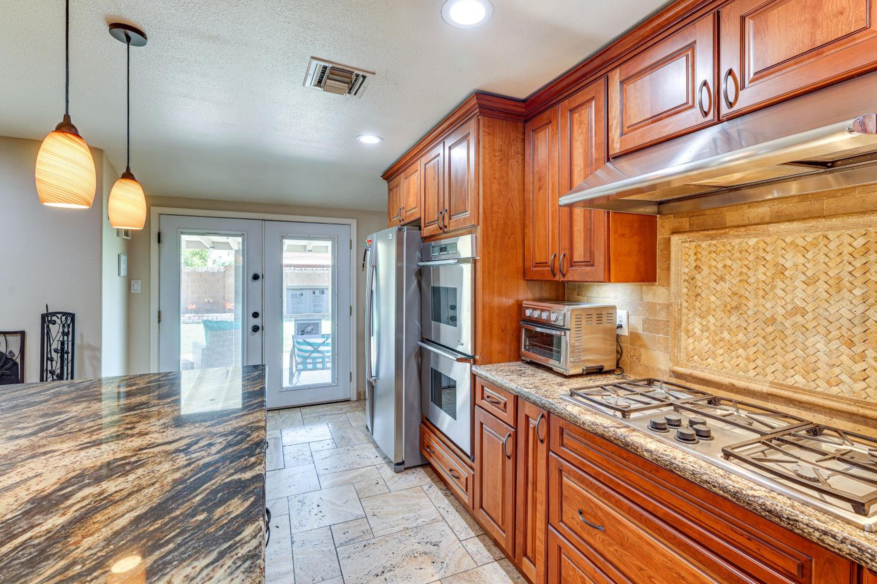 Game Room and Pet-Friendly Yard! Family Phoenix Gem