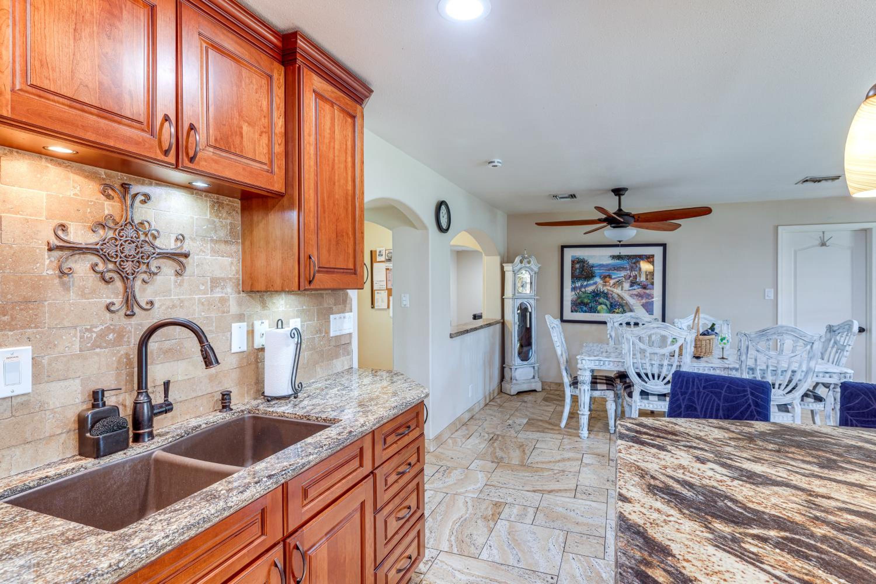 Game Room and Pet-Friendly Yard! Family Phoenix Gem
