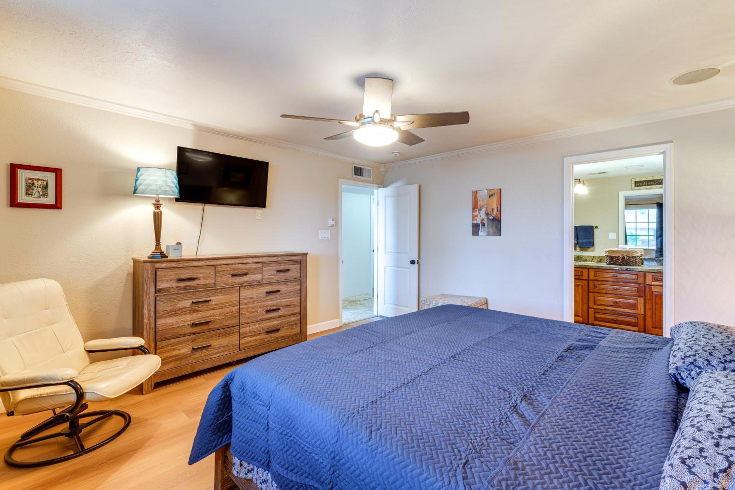 Game Room and Pet-Friendly Yard! Family Phoenix Gem