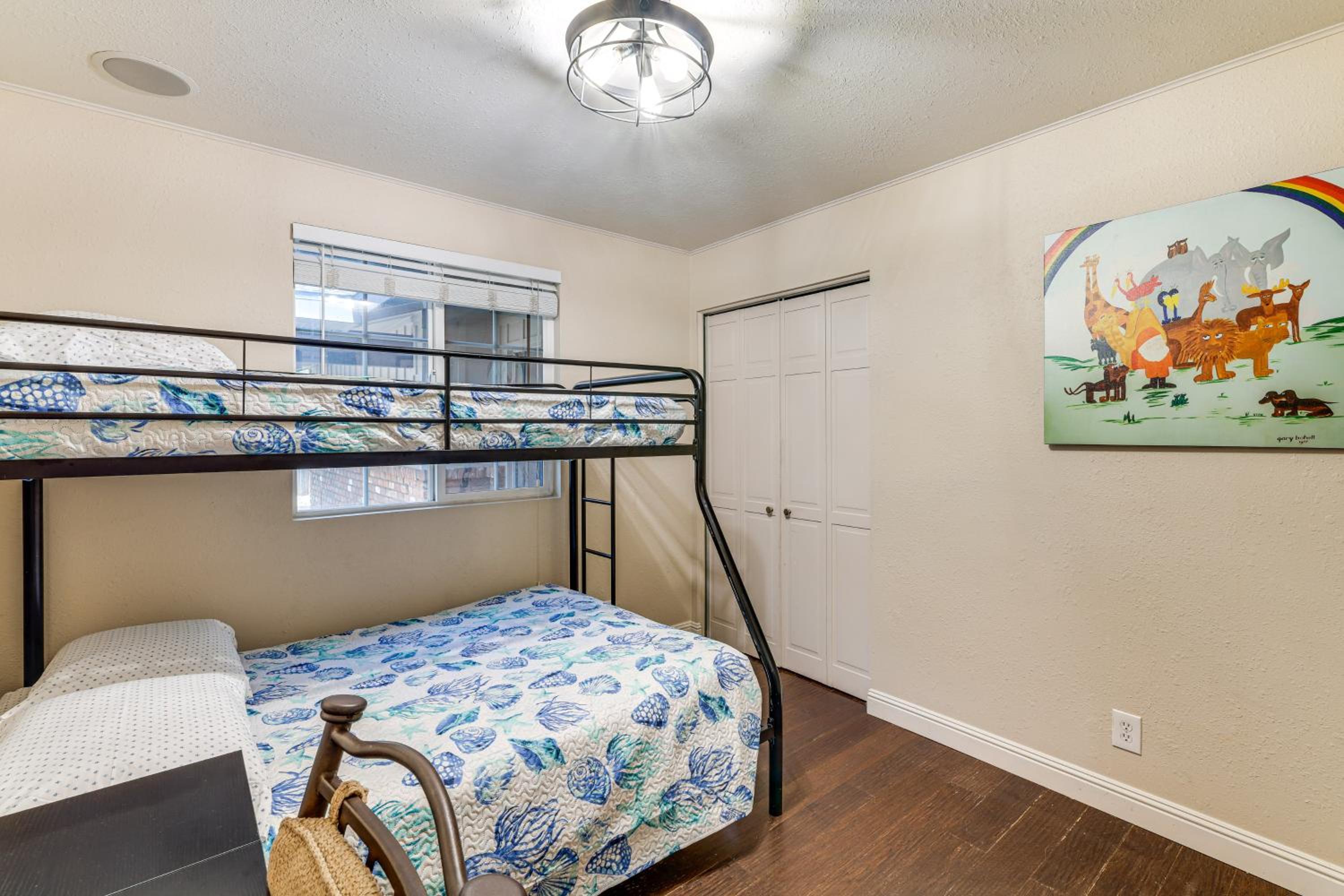 Game Room and Pet-Friendly Yard! Family Phoenix Gem