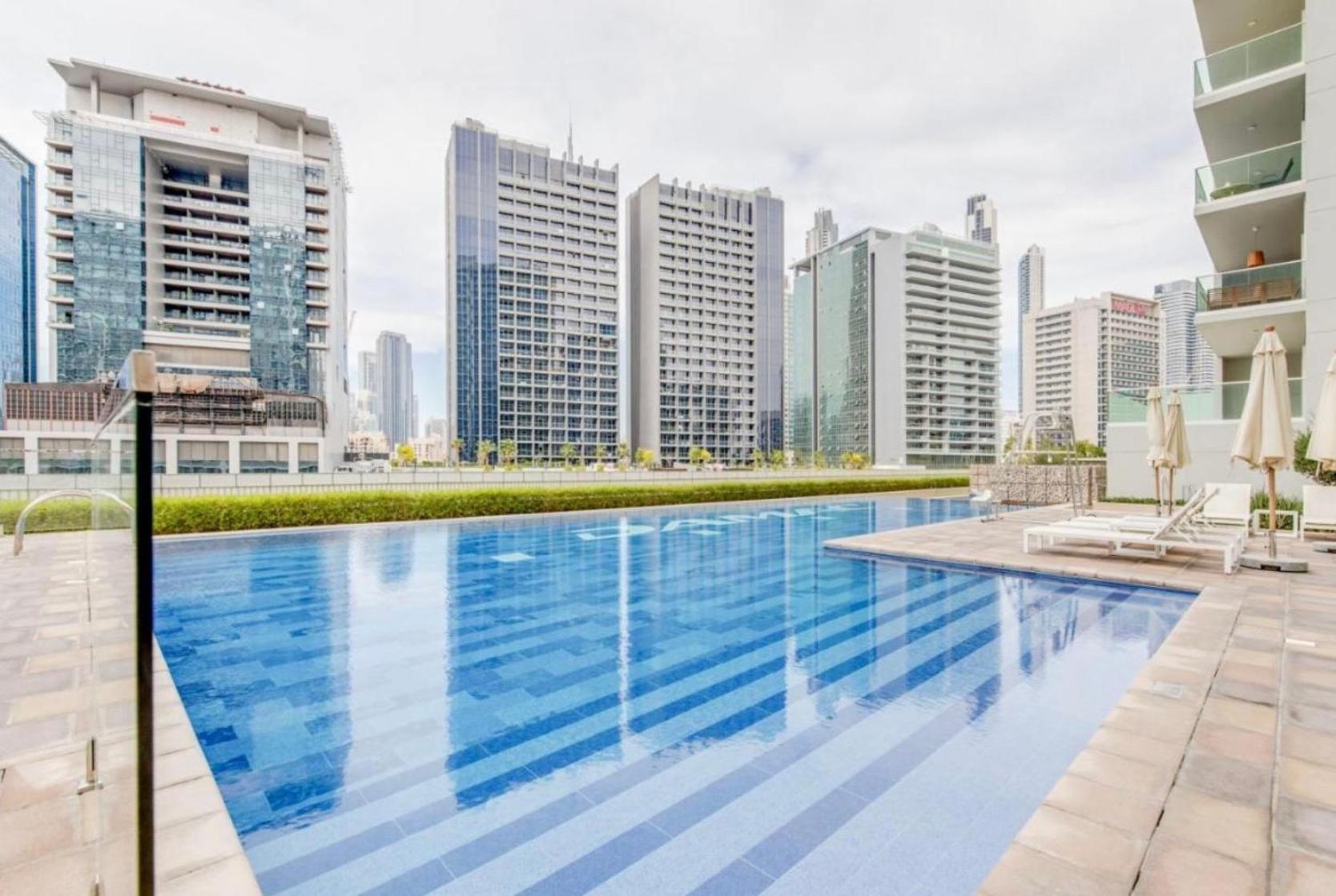 Modern 1BR Near Burj Khalifa Business Bay Reva Apt