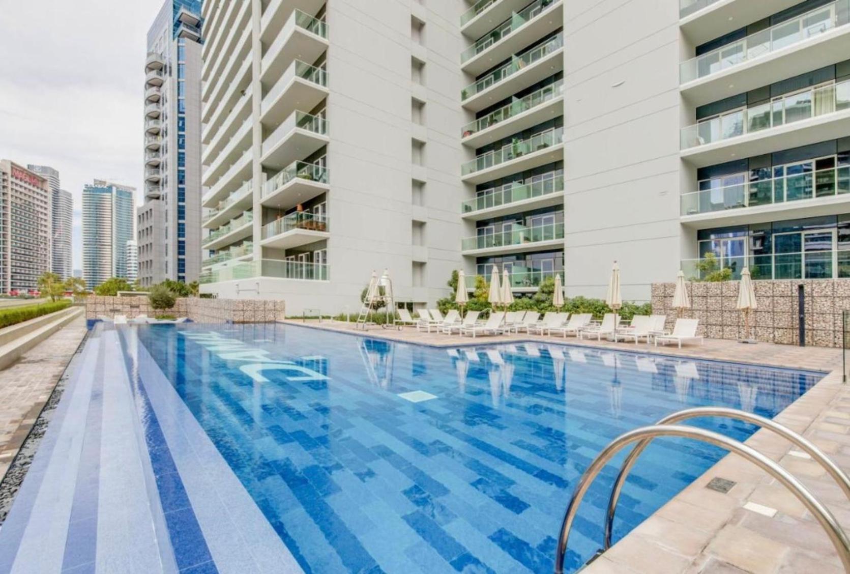 Modern 1BR Near Burj Khalifa Business Bay Reva Apt