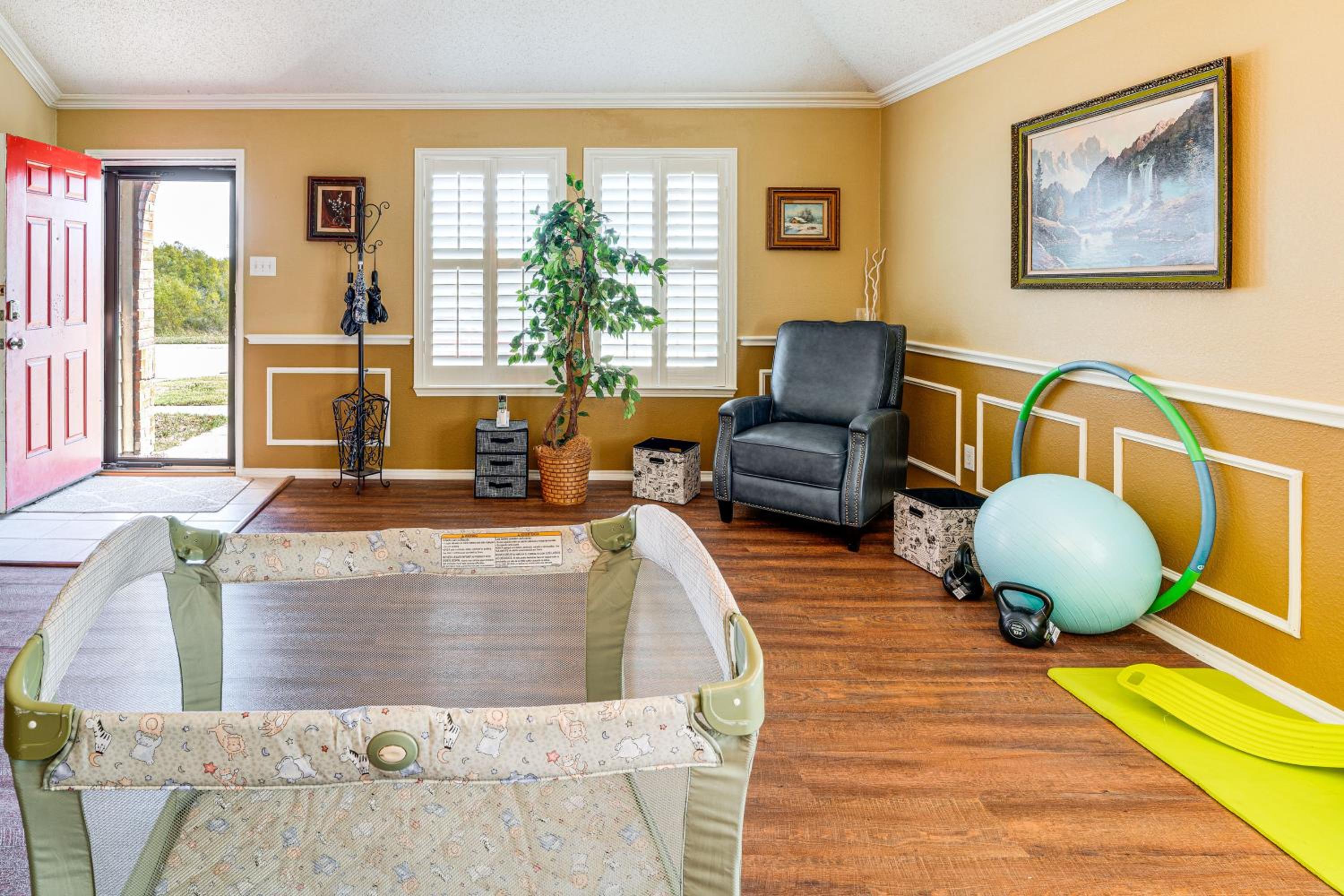 Family Home Near I-80 in Suburban Dallas Sidekick