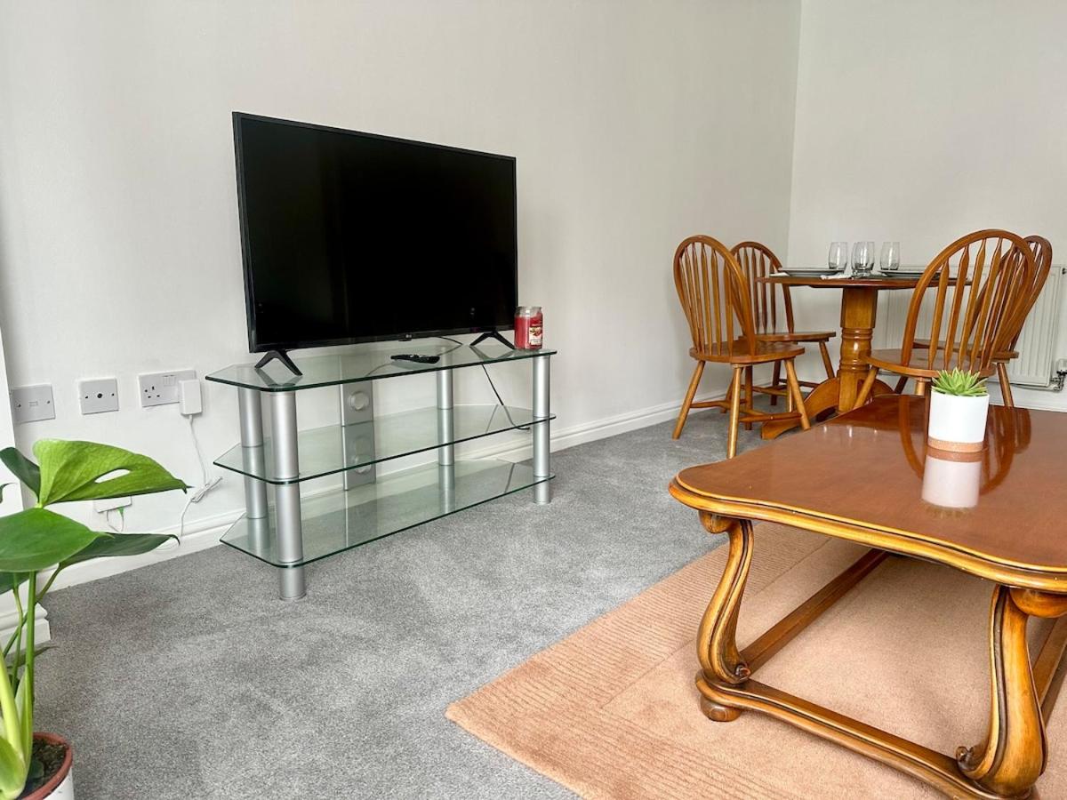 Stylish Townhouse -3 bed, work stay, Free Parking-Kingsway