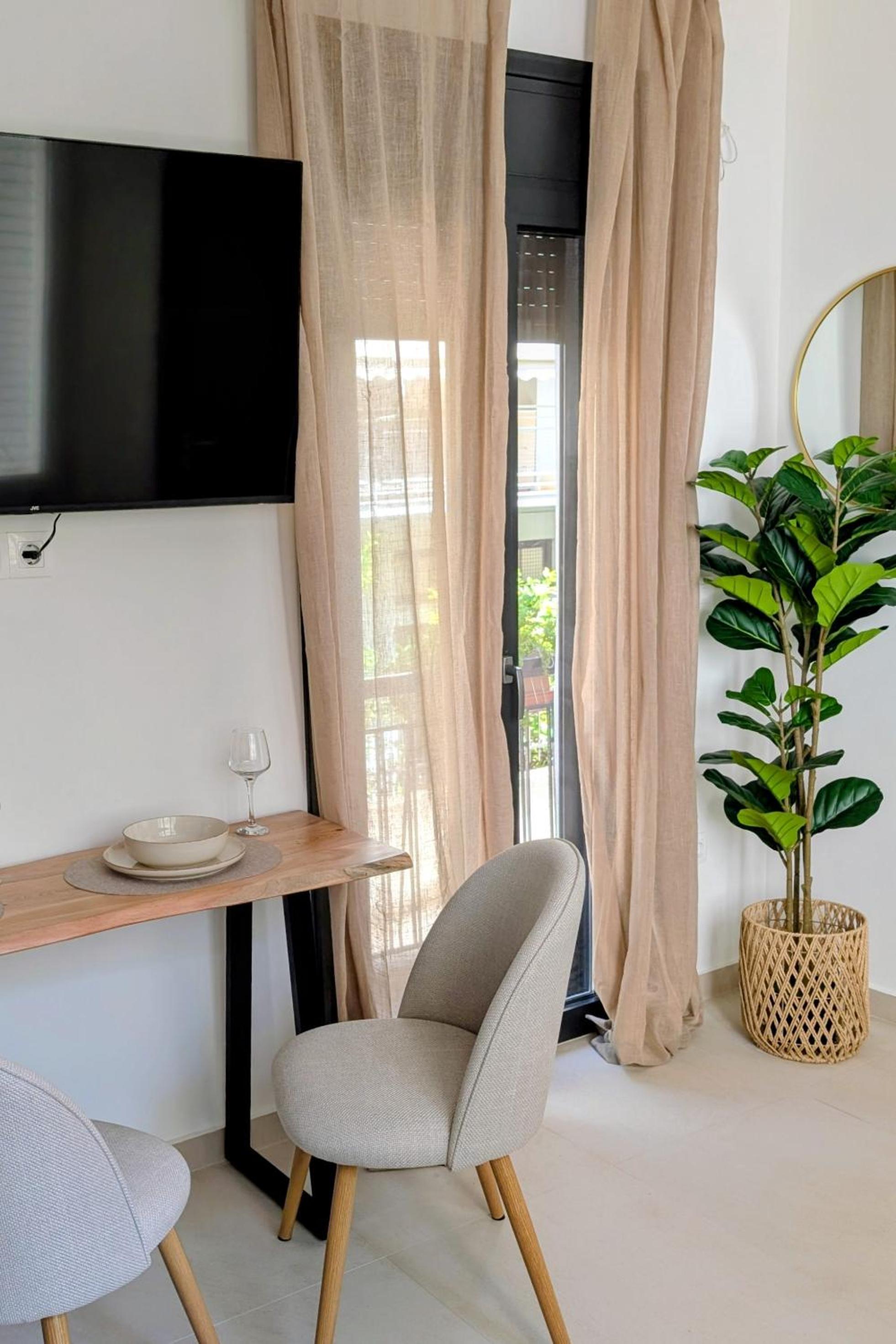 Eriad Patras - Calm Luxury Stay In The City Centre