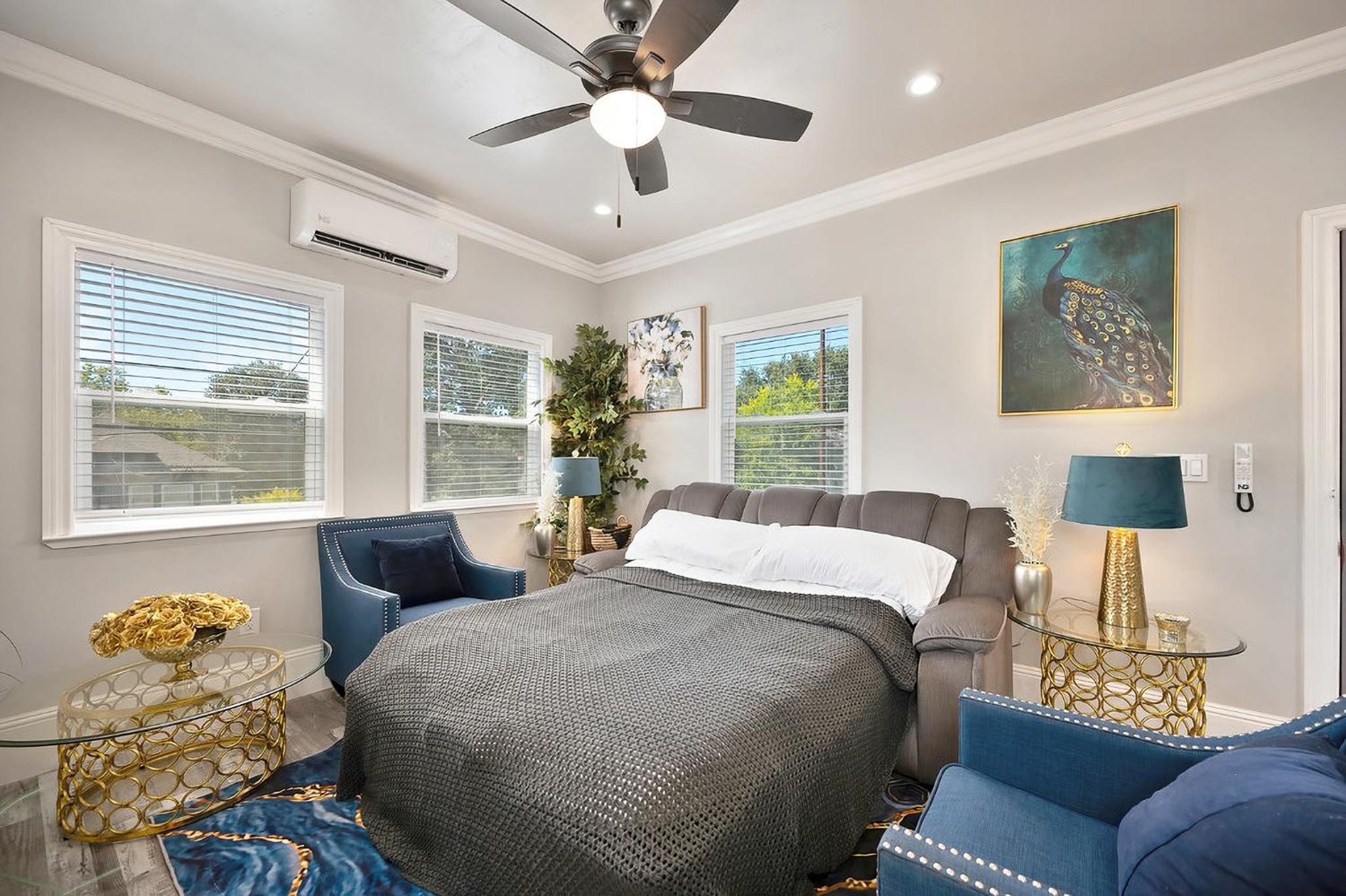 Walk to UC Davis Medical Center! Duplex with Patio