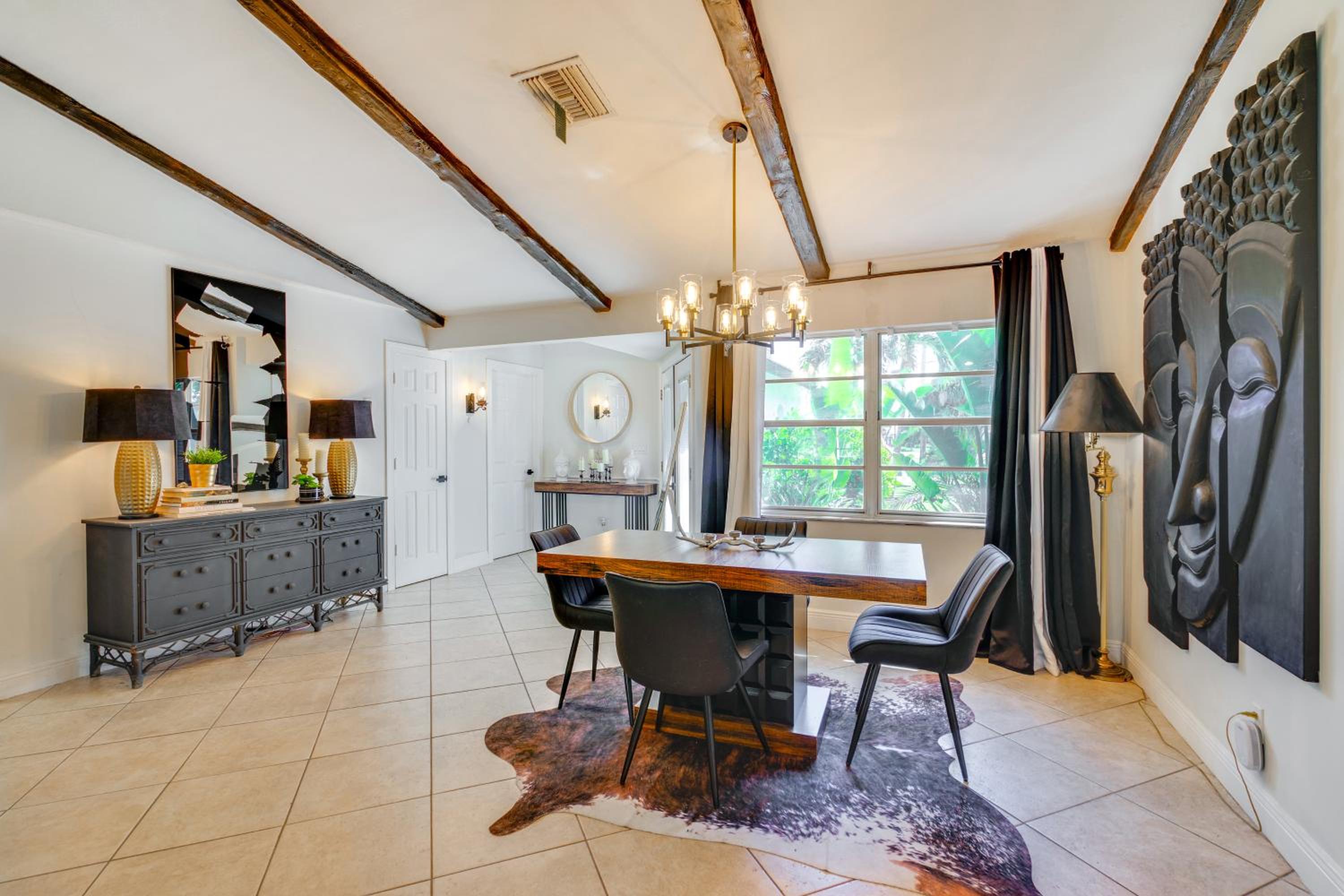 Bike to Dtwn Home with Hot Tub and BBQ in Cape Coral