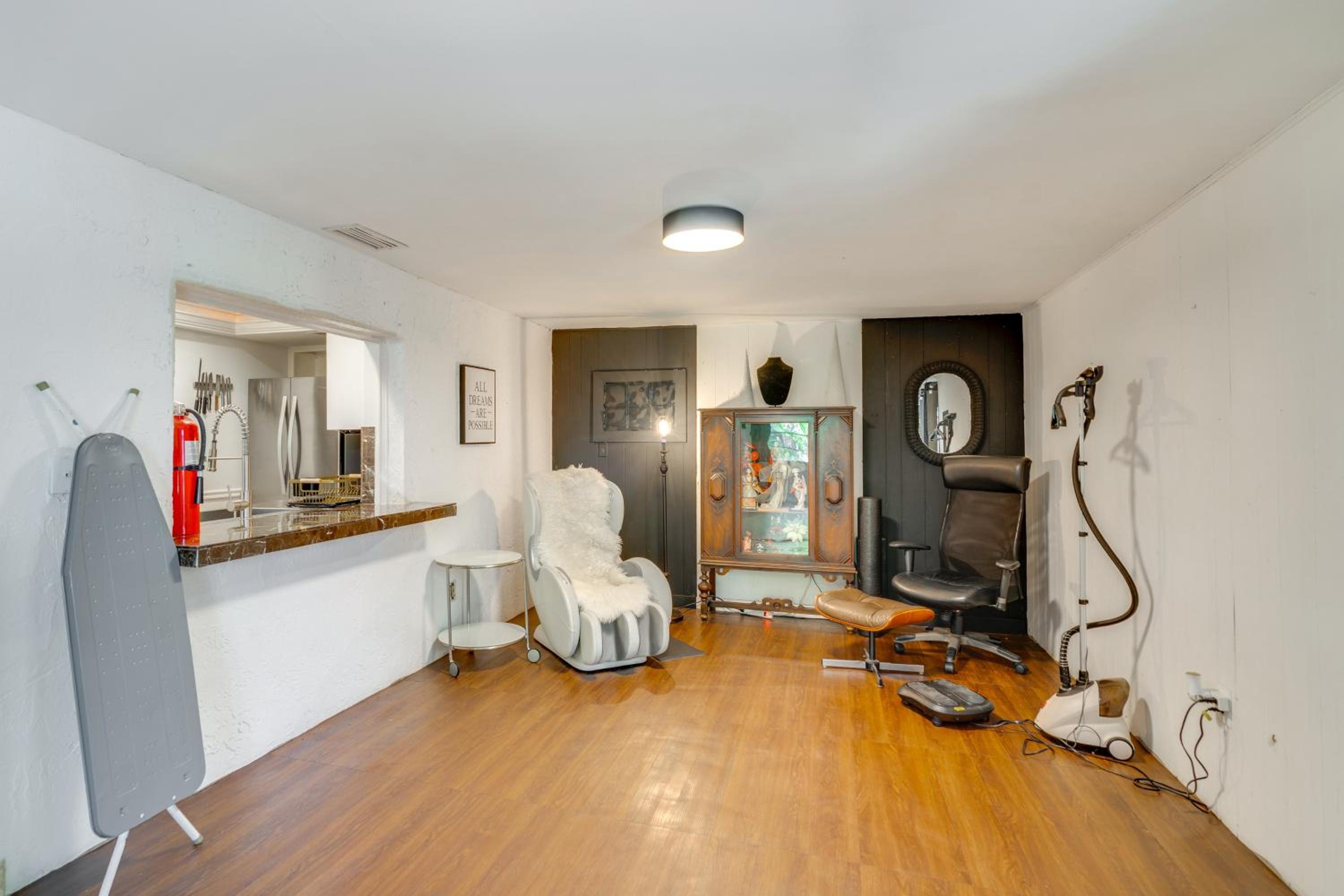 Bike to Dtwn Home with Hot Tub and BBQ in Cape Coral
