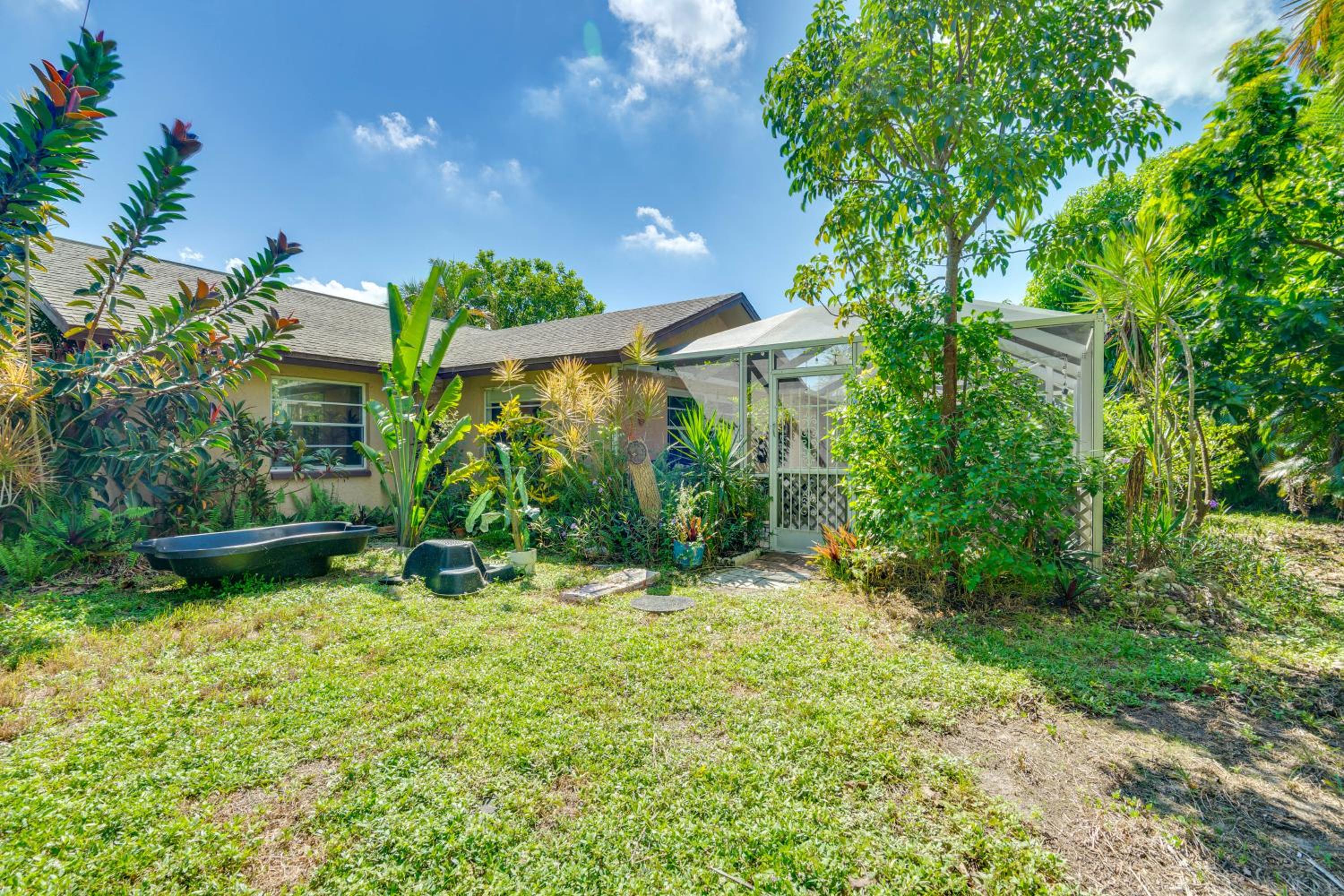 Bike to Dtwn Home with Hot Tub and BBQ in Cape Coral