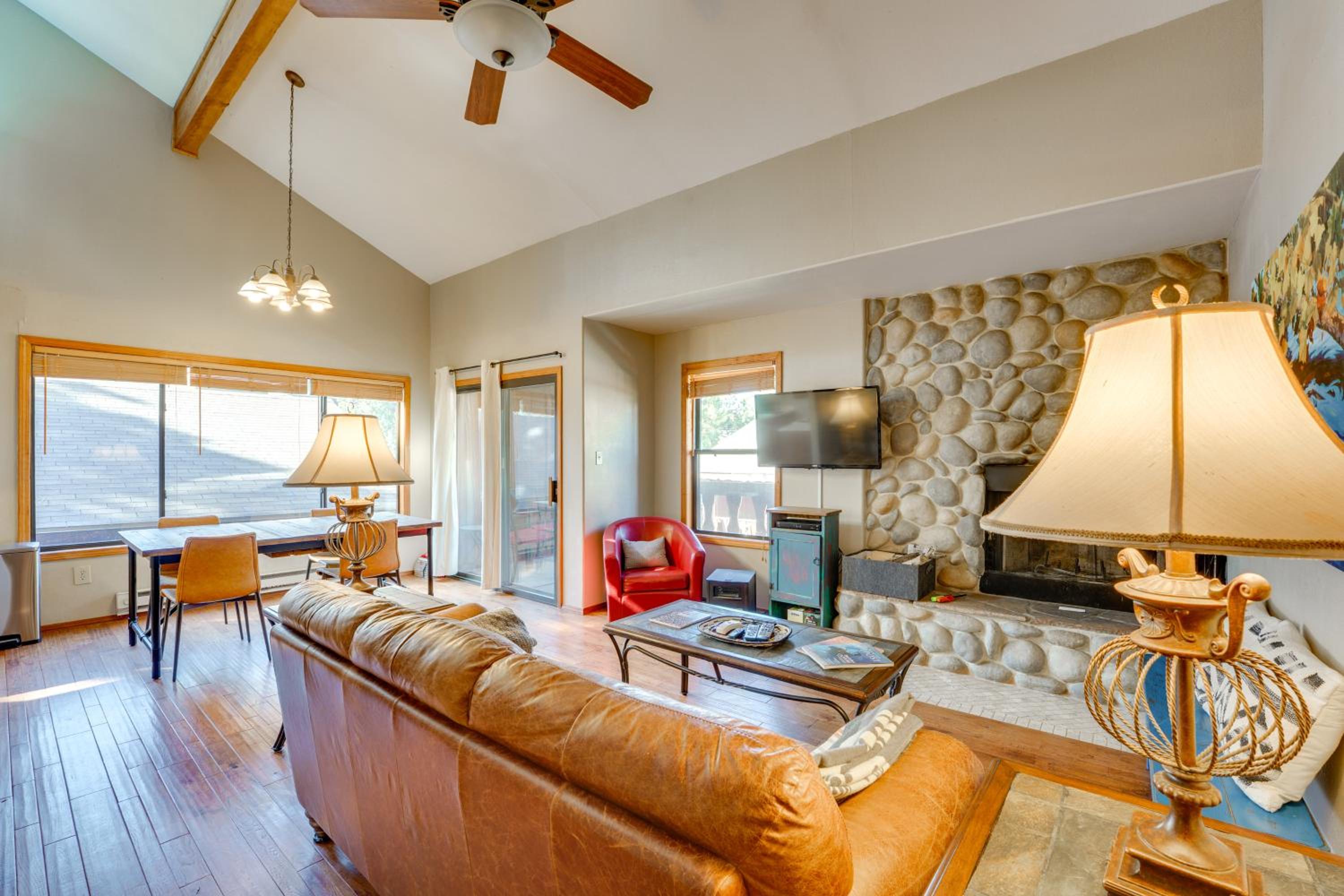 3 Blocks to Angel Fire Resort Kid-Friendly Condo