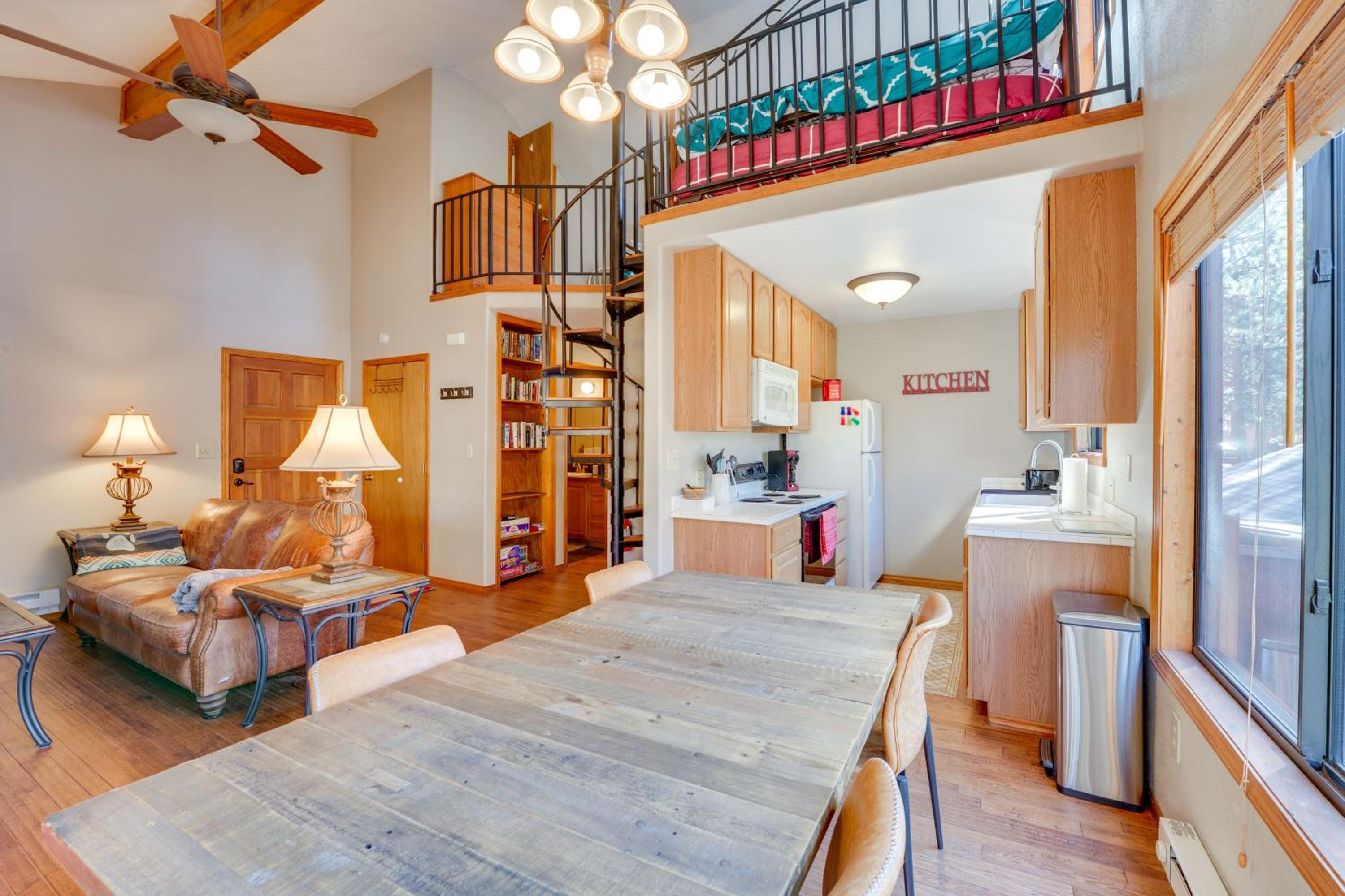 3 Blocks to Angel Fire Resort Kid-Friendly Condo