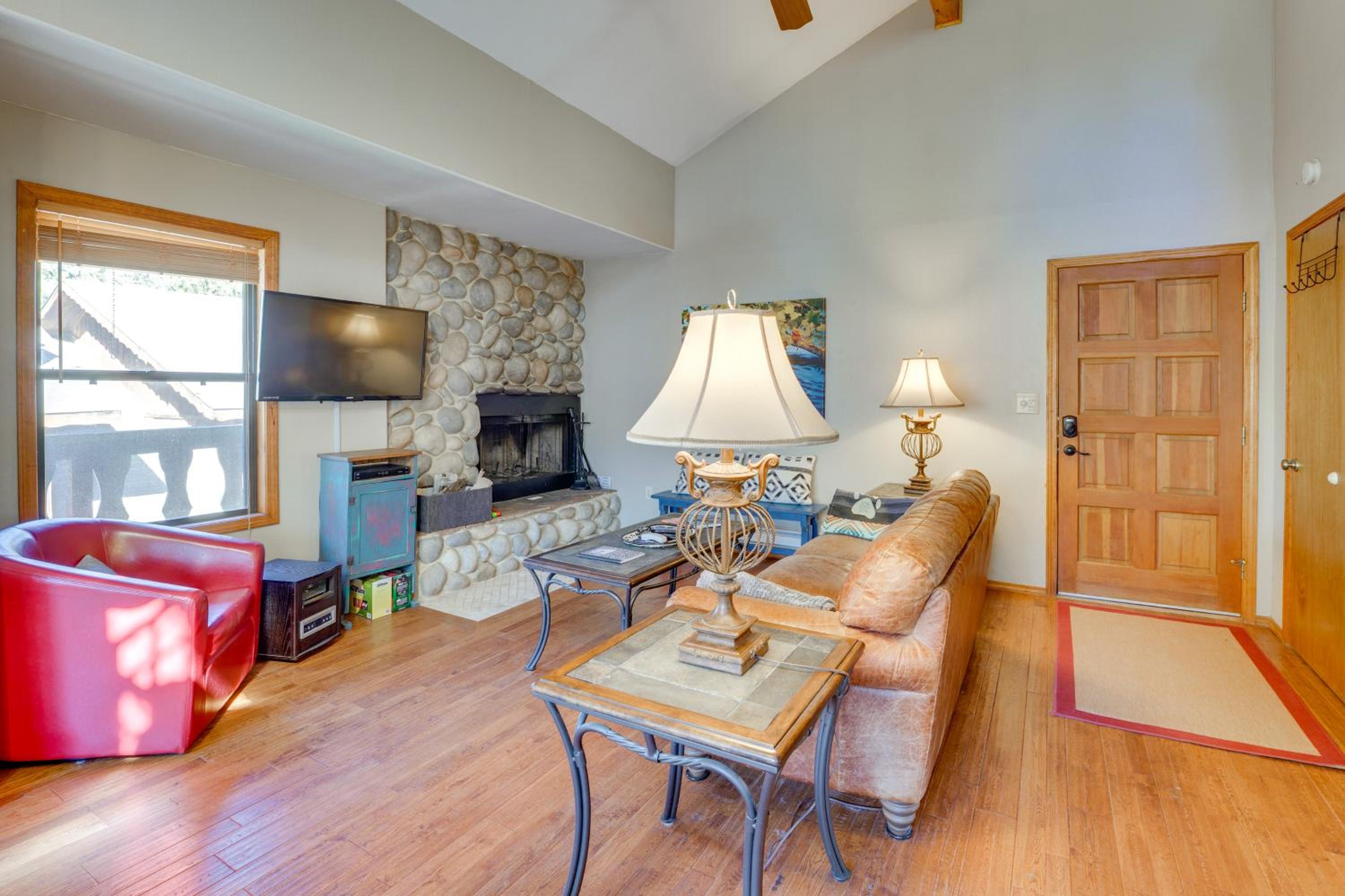 3 Blocks to Angel Fire Resort Kid-Friendly Condo