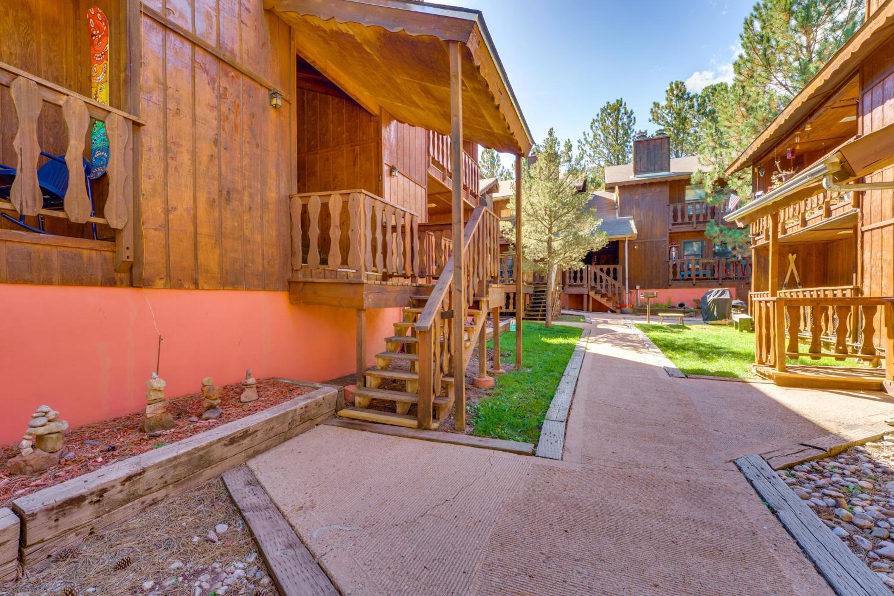 3 Blocks to Angel Fire Resort Kid-Friendly Condo