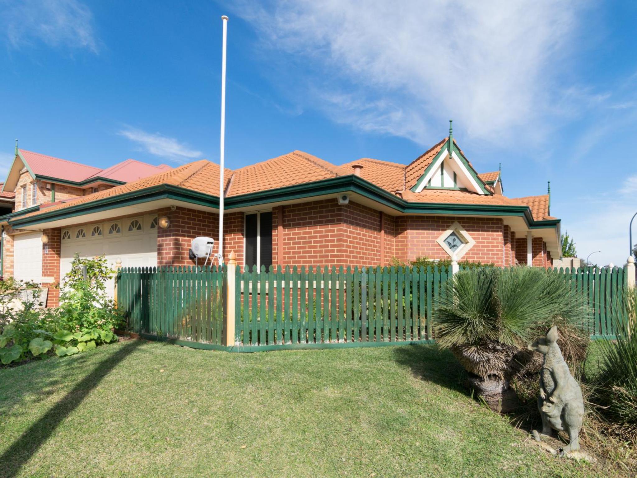 Ascot on Swan Bed & Breakfast