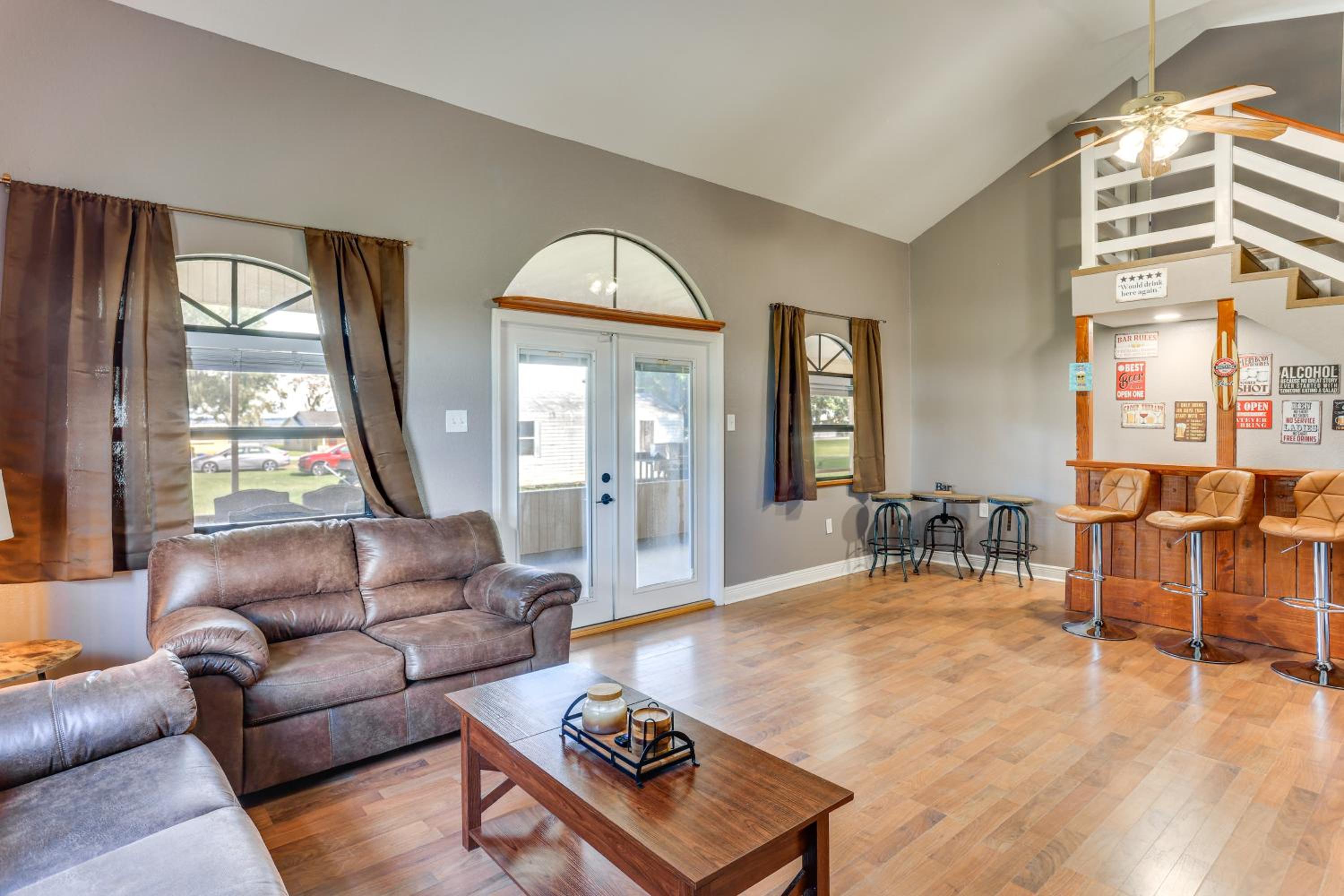 Walk to Lake Placid Family Home with BBQ and Bar Area