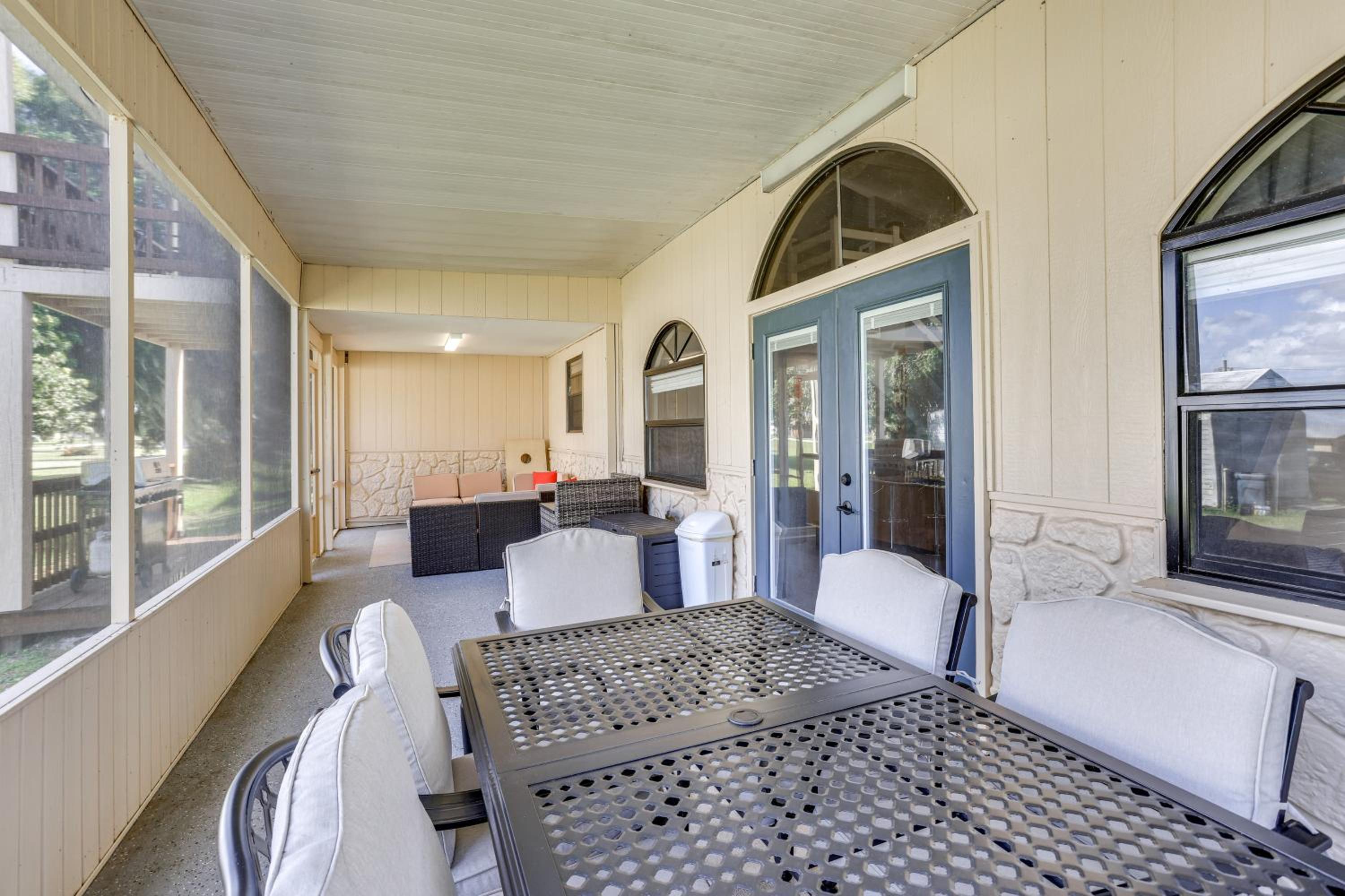 Walk to Lake Placid Family Home with BBQ and Bar Area