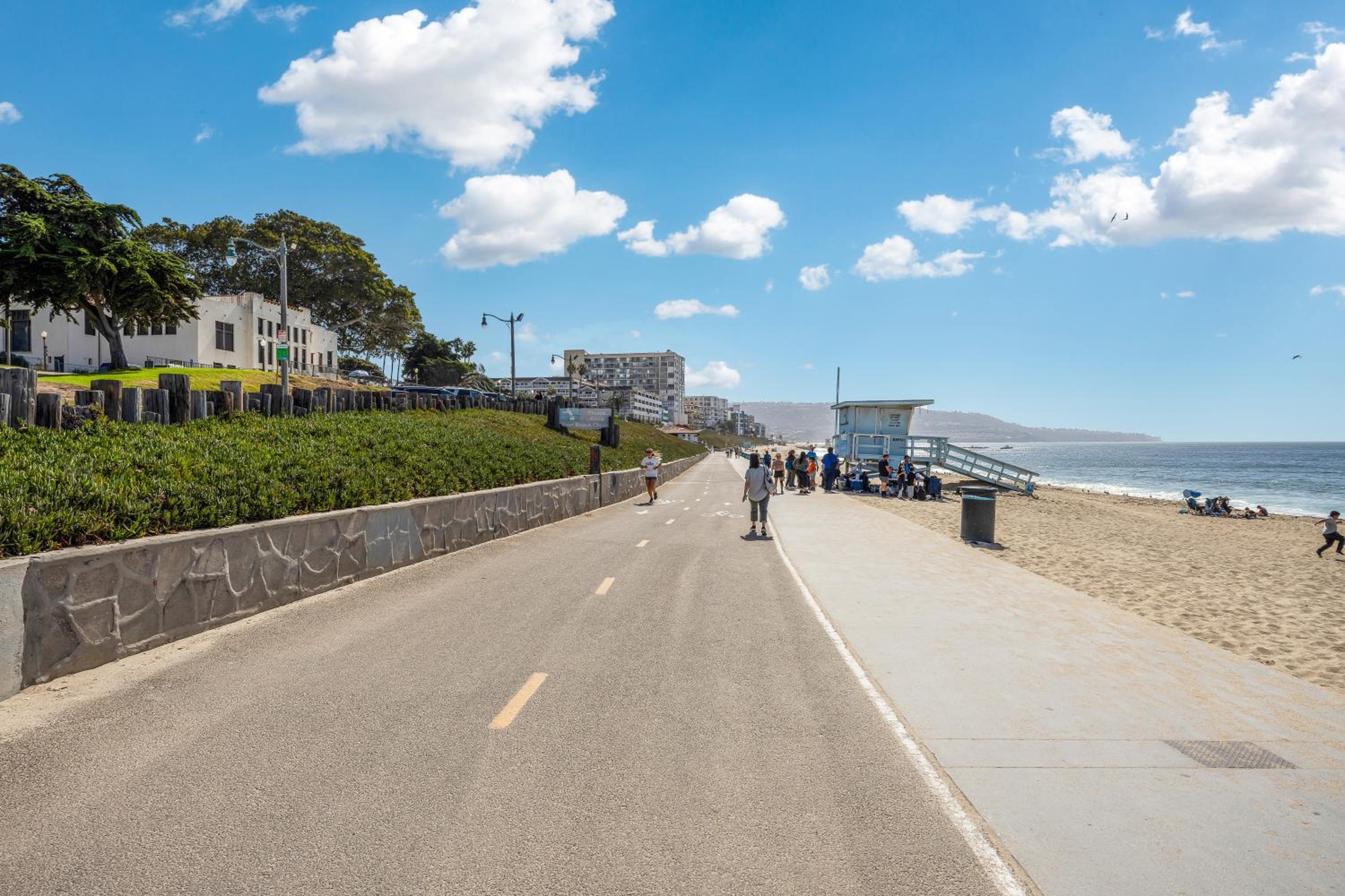 Oneluxstay 3BR Home Near the Beach
