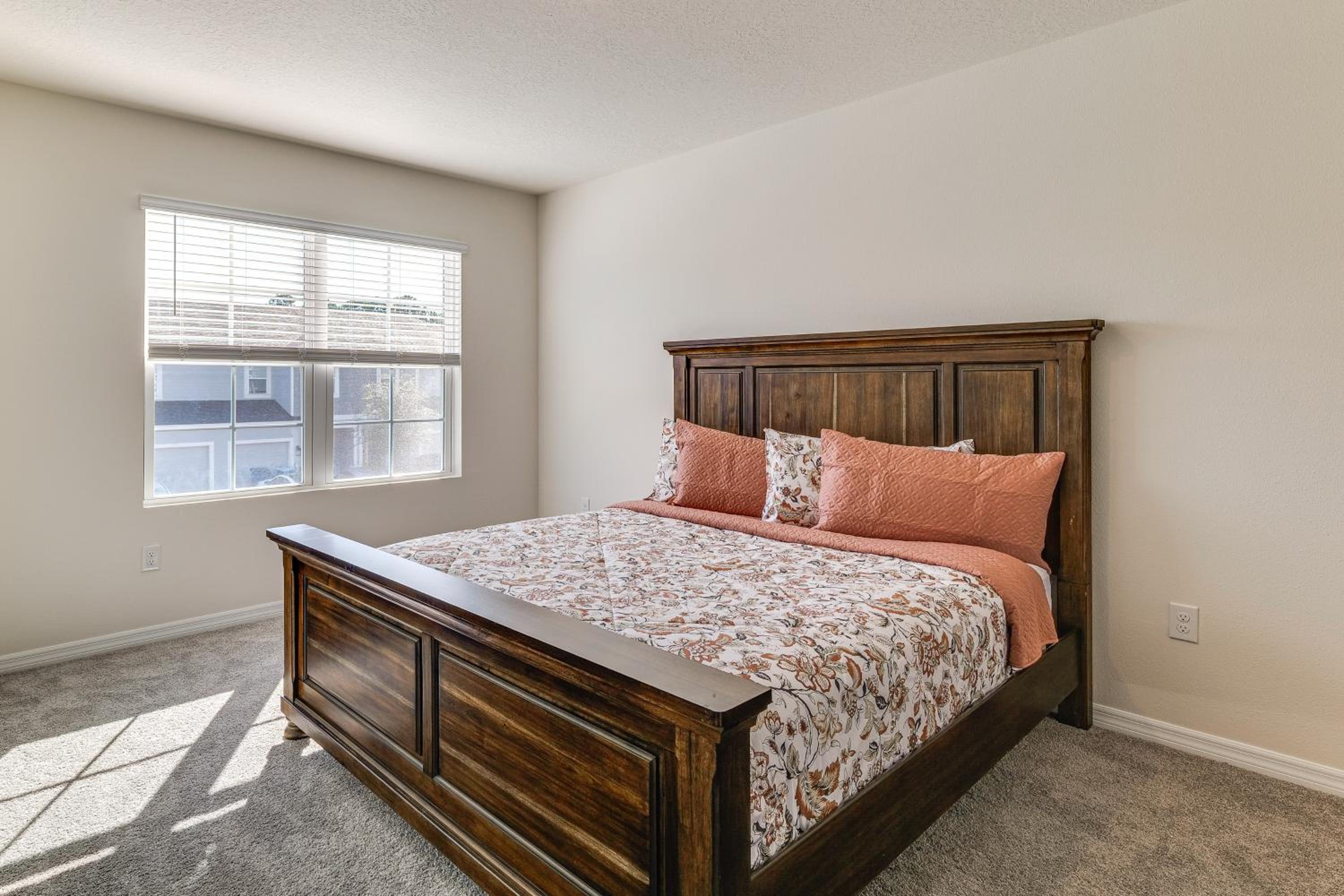 2 Mi to Dtwn: Newly Built Townhome in Davenport