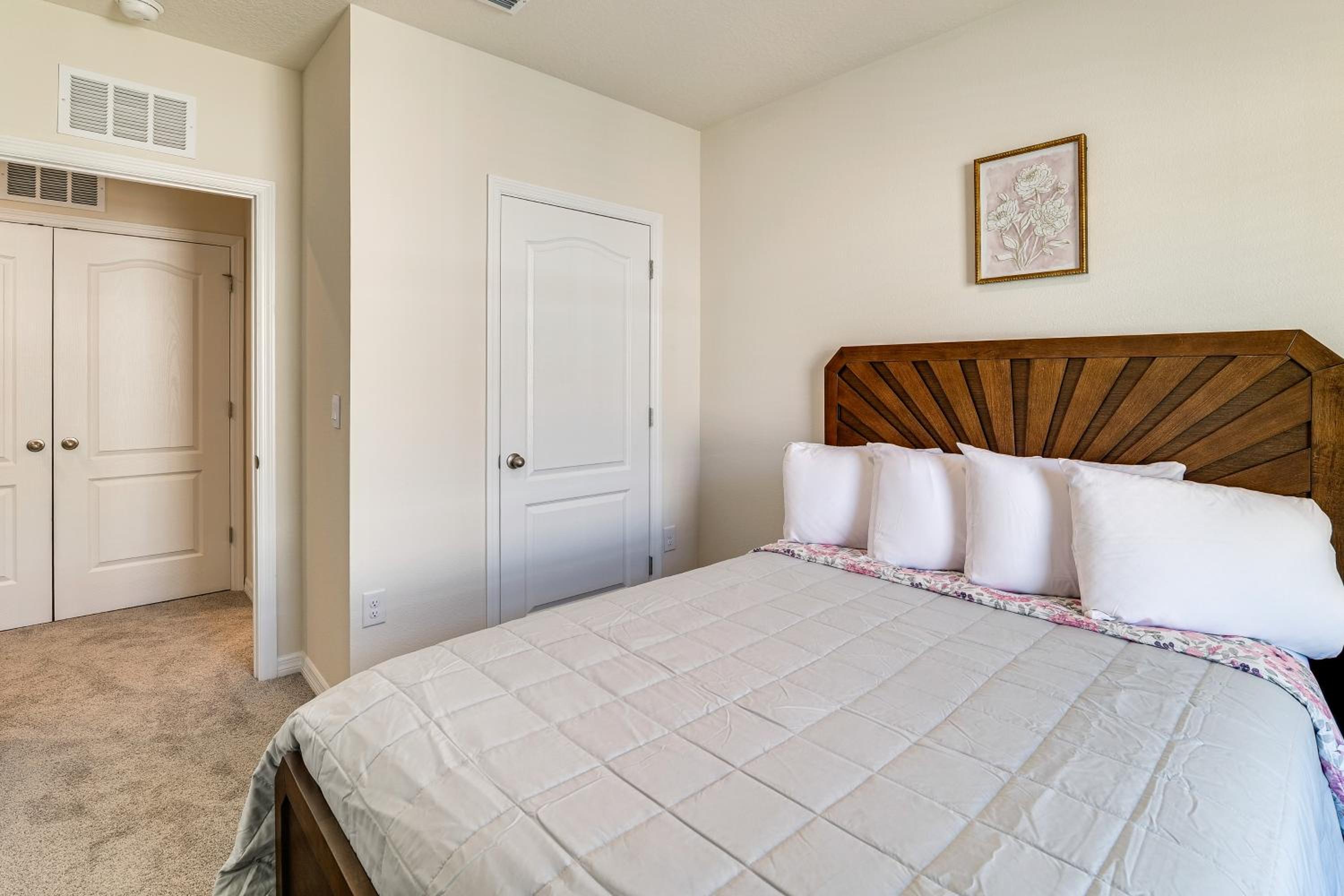 2 Mi to Dtwn: Newly Built Townhome in Davenport