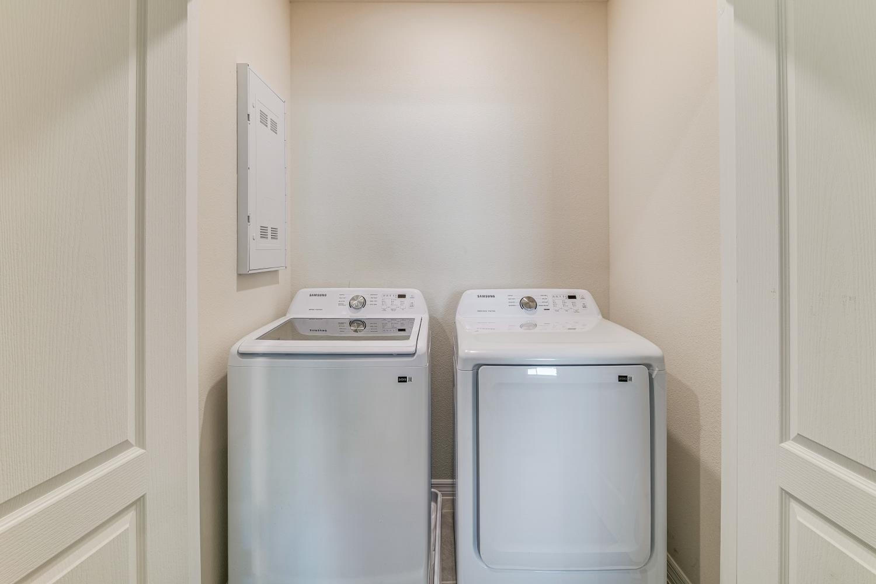 2 Mi to Dtwn: Newly Built Townhome in Davenport