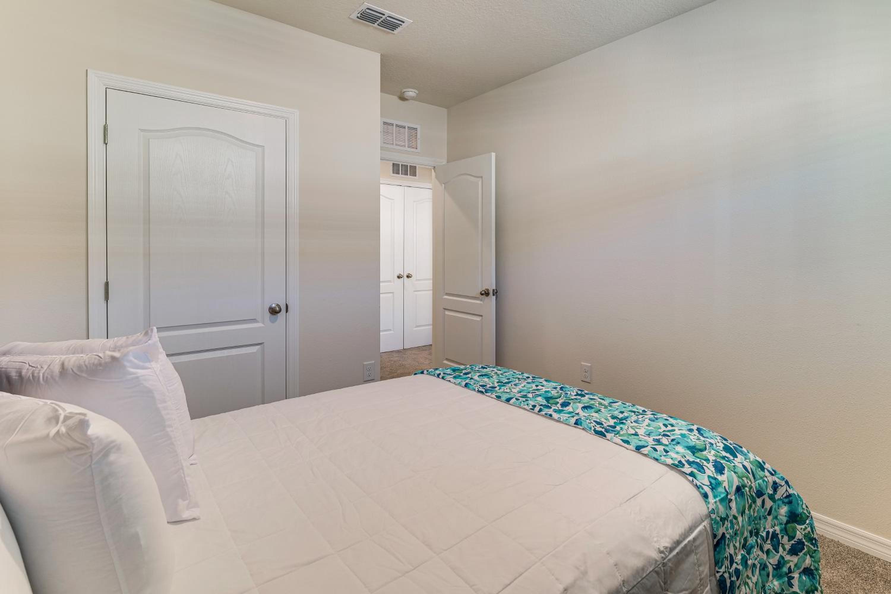 2 Mi to Dtwn: Newly Built Townhome in Davenport