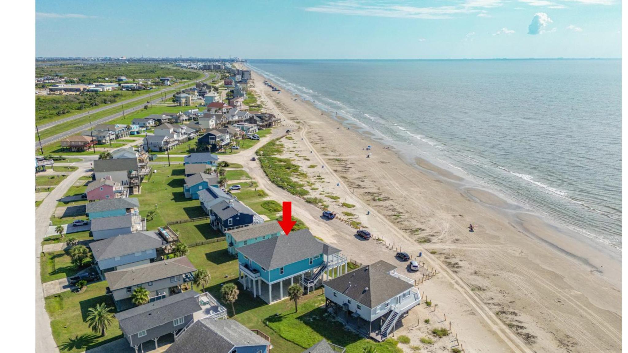 Beachfront Panoramic Gulf Views Close to Seawall