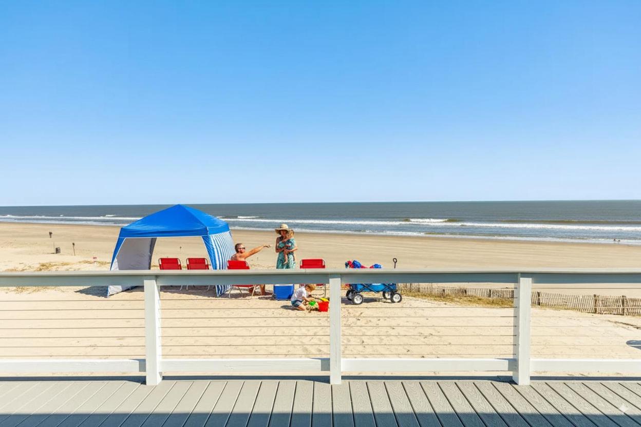 Beachfront Panoramic Gulf Views Close to Seawall