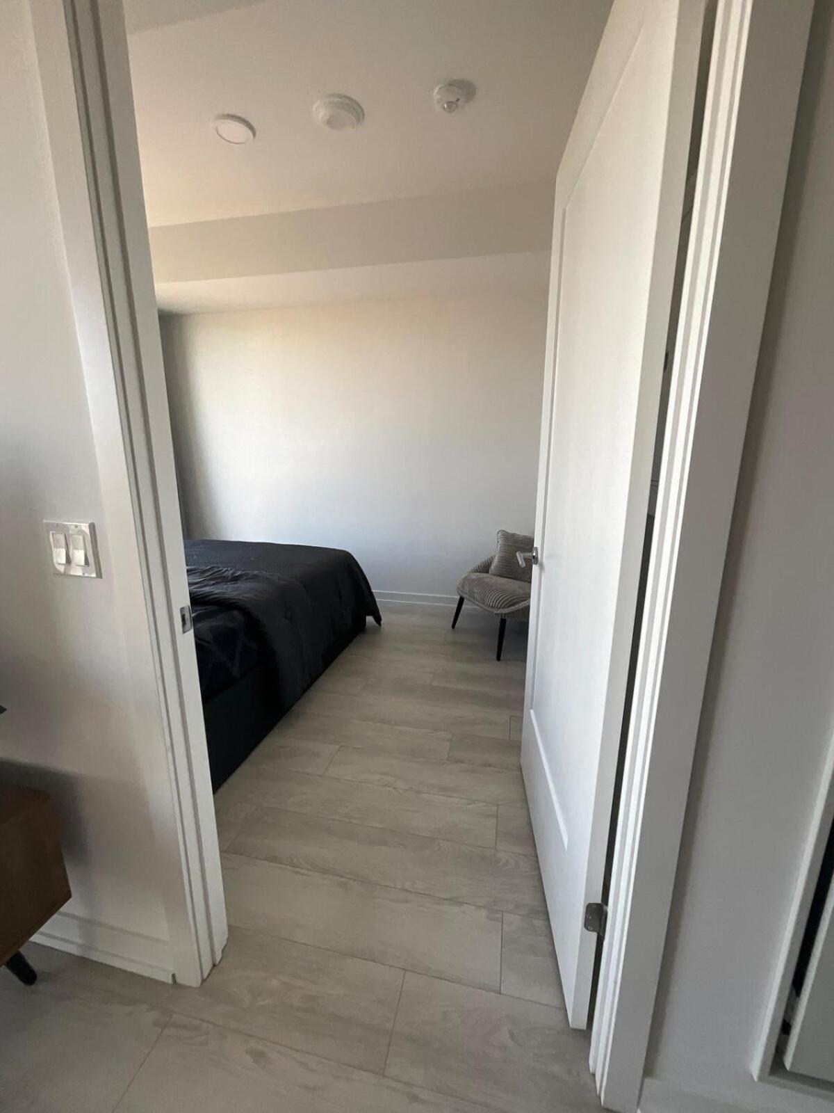 New Condo With Large Balcony - The Queensway Retreat