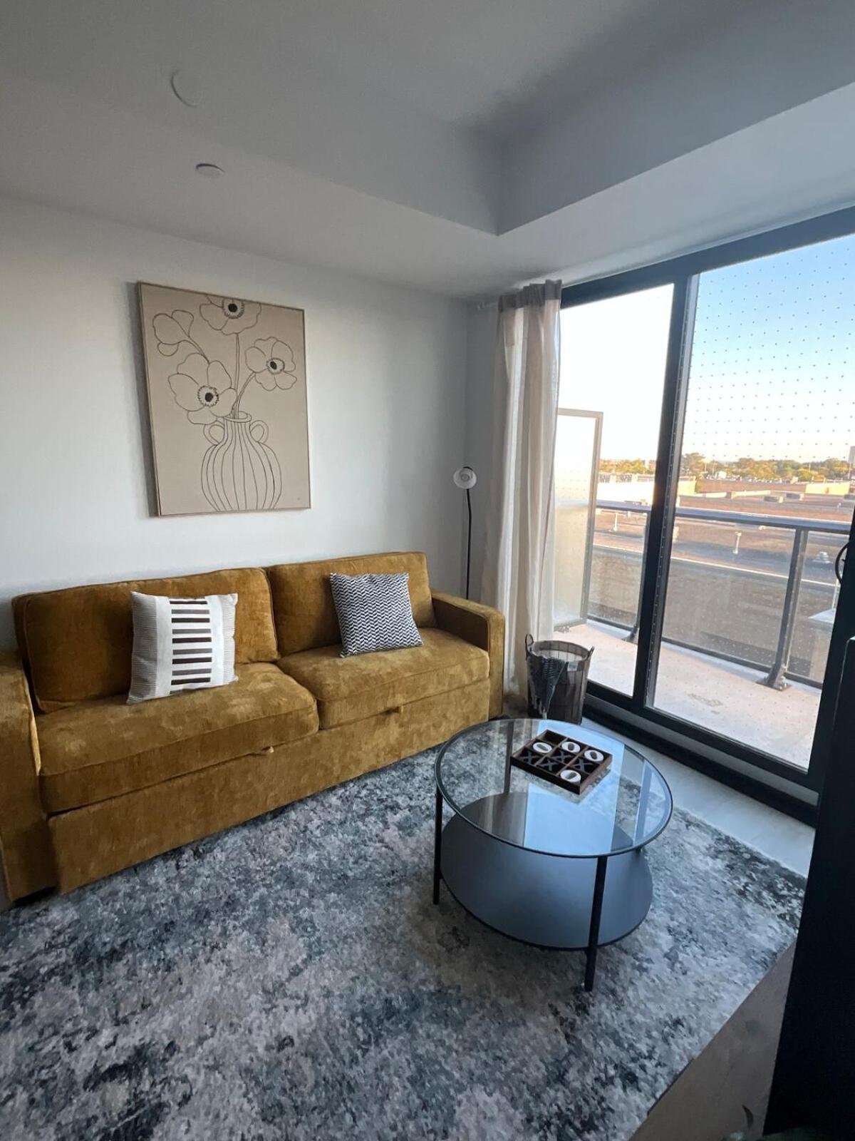 New Condo With Large Balcony - The Queensway Retreat