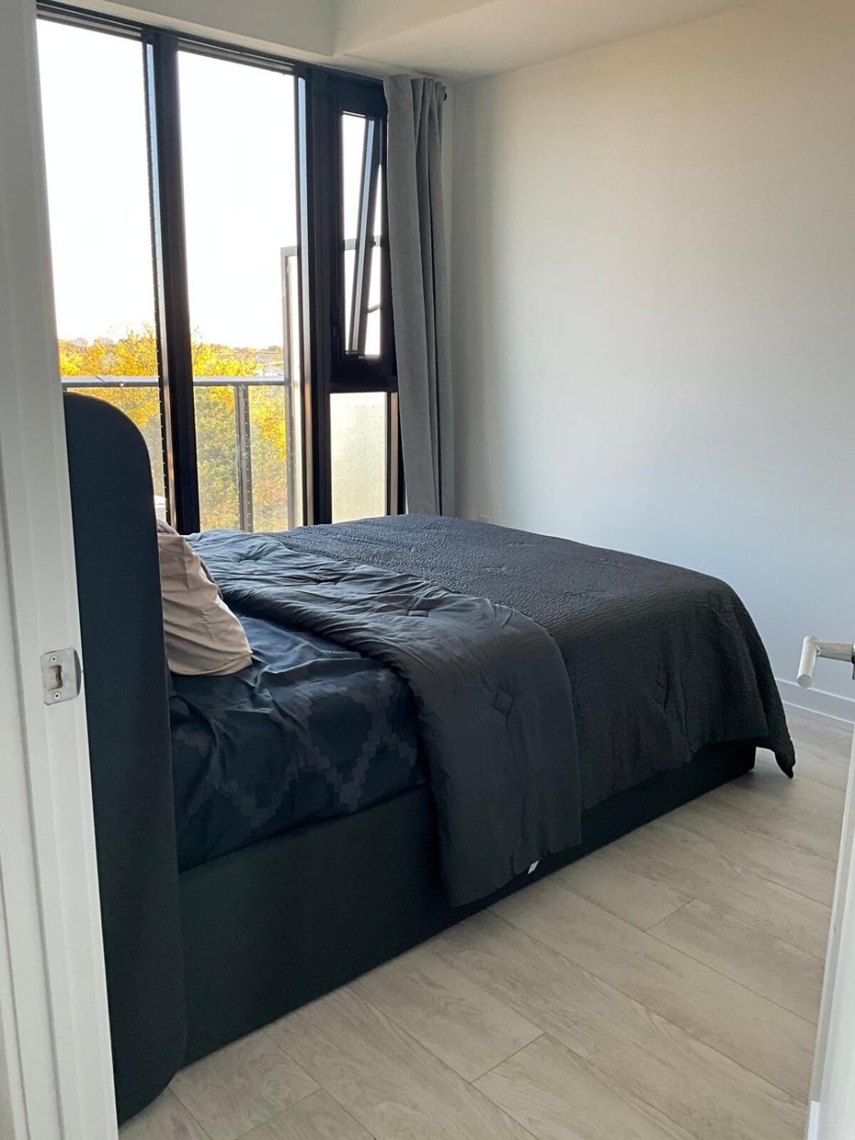 New Condo With Large Balcony - The Queensway Retreat