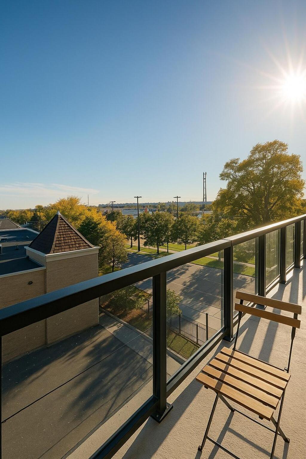 New Condo With Large Balcony - The Queensway Retreat