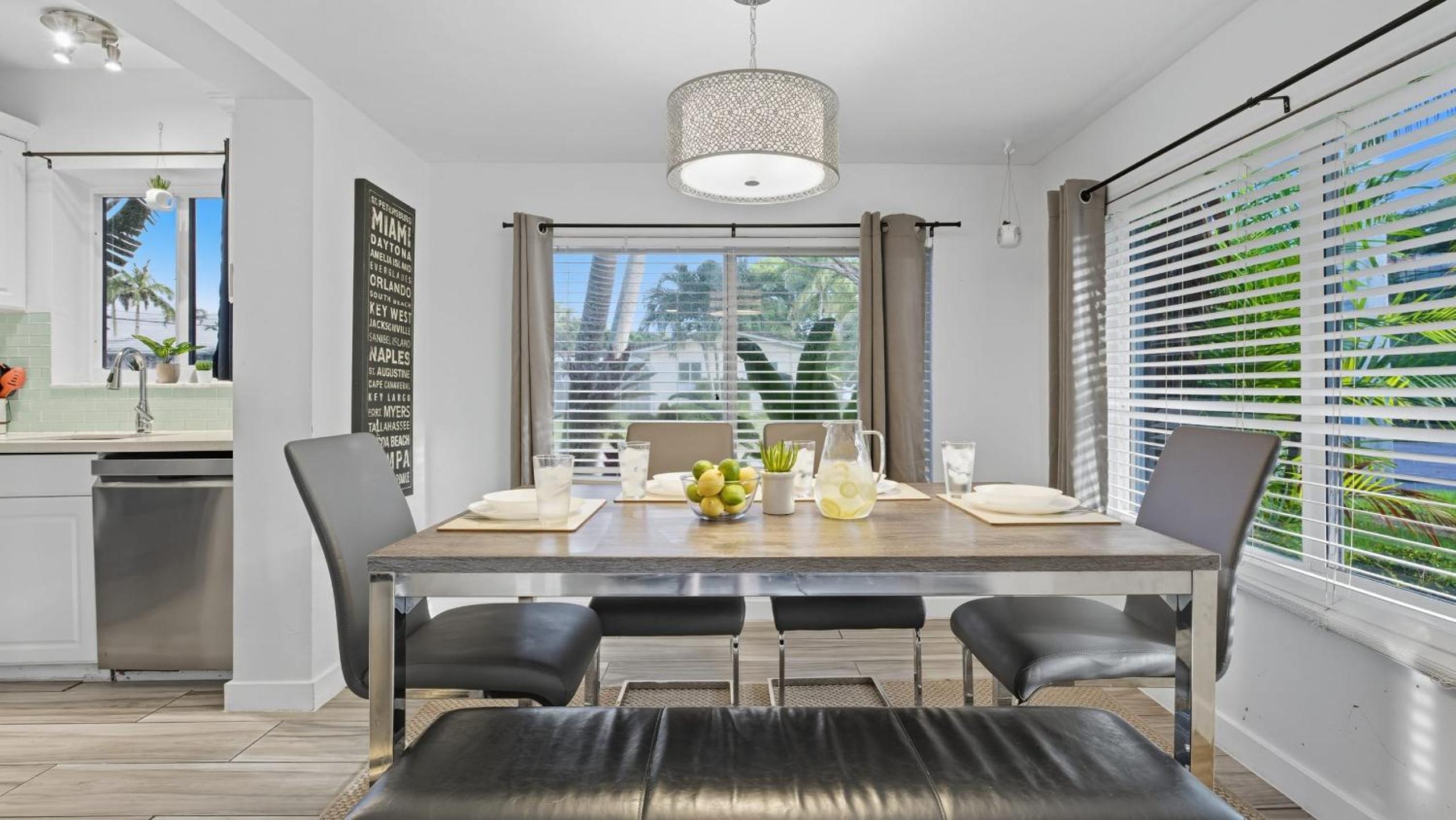 Fort Lauderdale Escape with Pool Hot Tub Dual Kitchens Paradise Stay by AvantStay