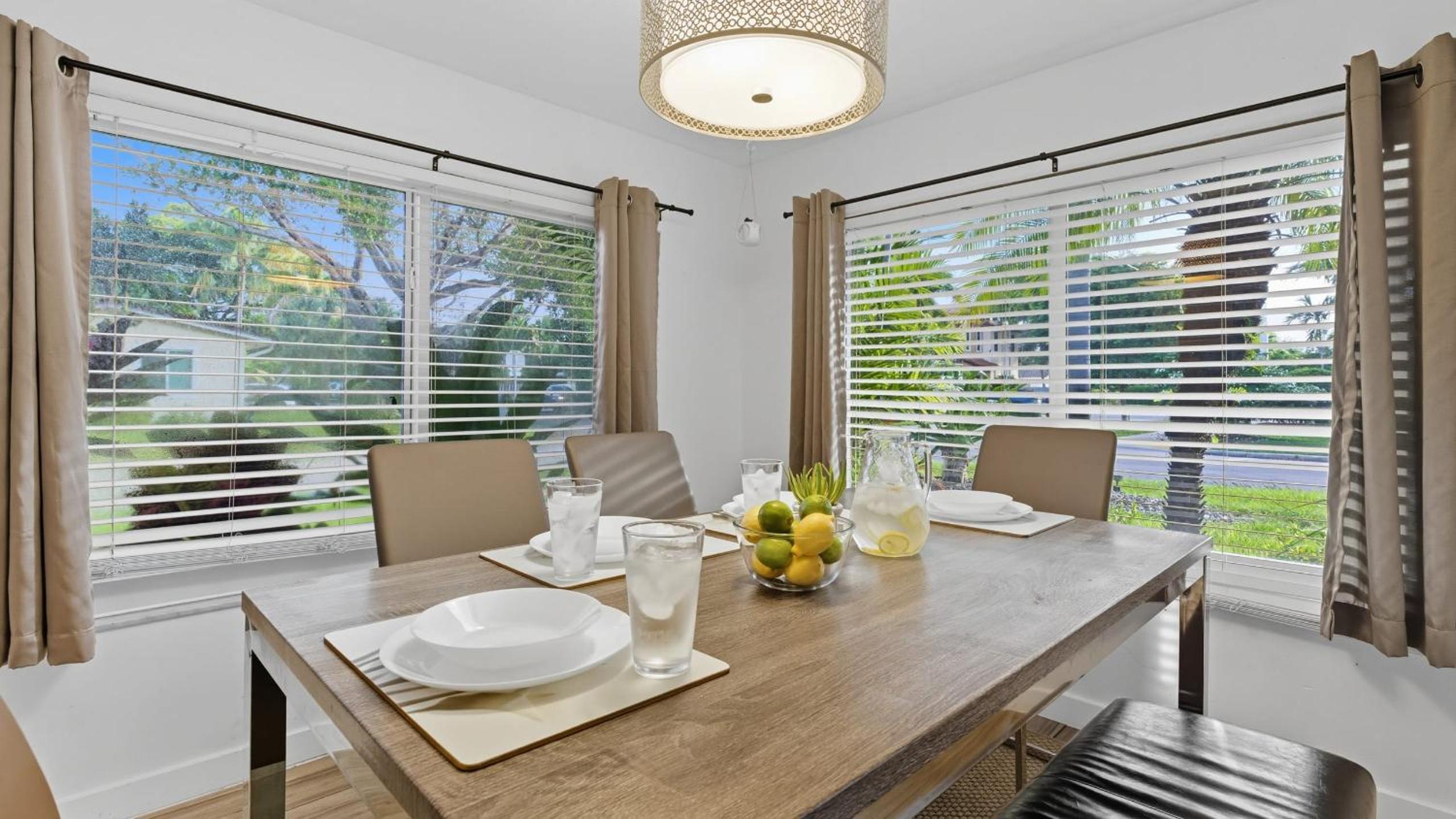 Fort Lauderdale Escape with Pool Hot Tub Dual Kitchens Paradise Stay by AvantStay