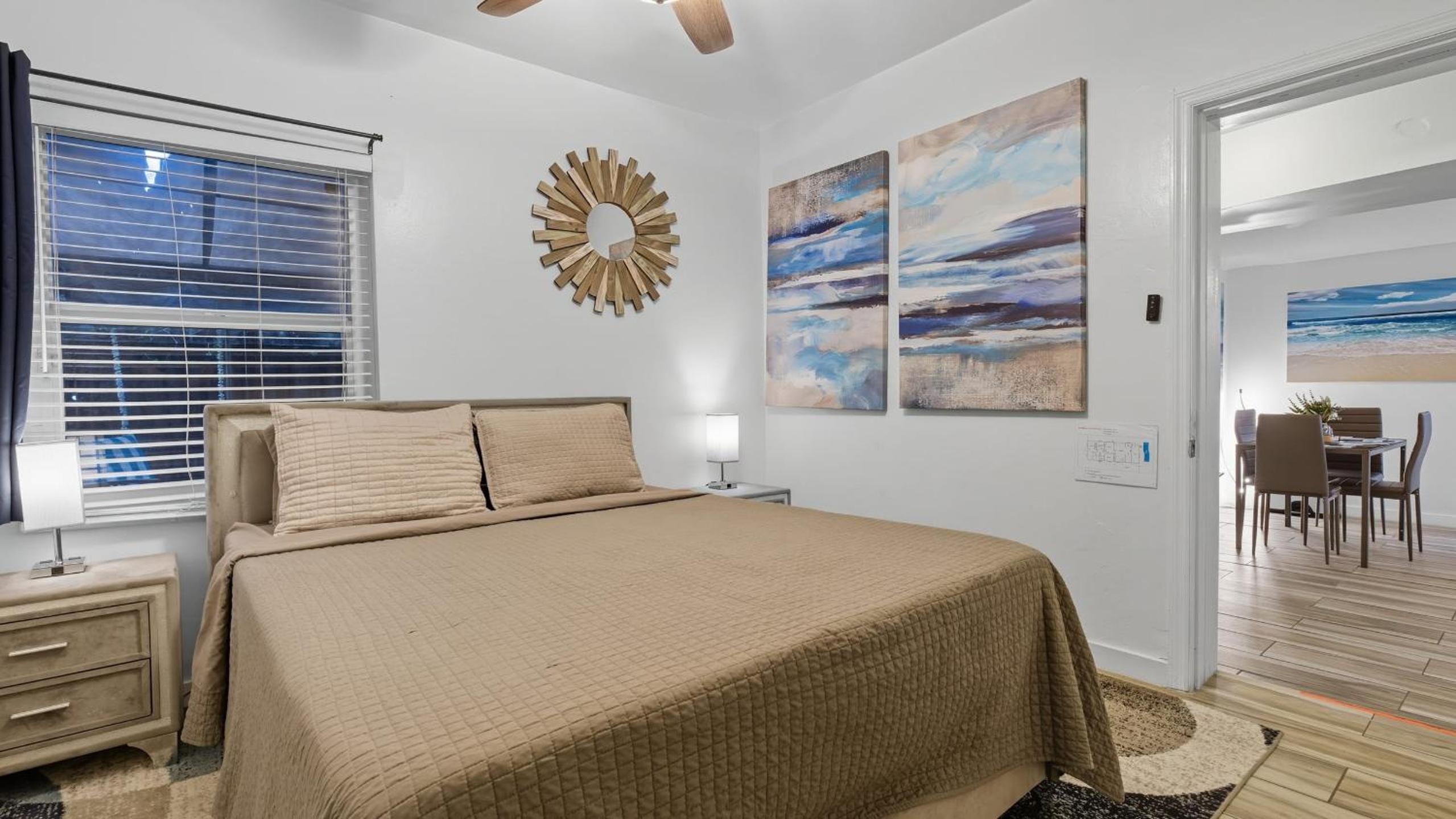 Fort Lauderdale Escape with Pool Hot Tub Dual Kitchens Paradise Stay by AvantStay