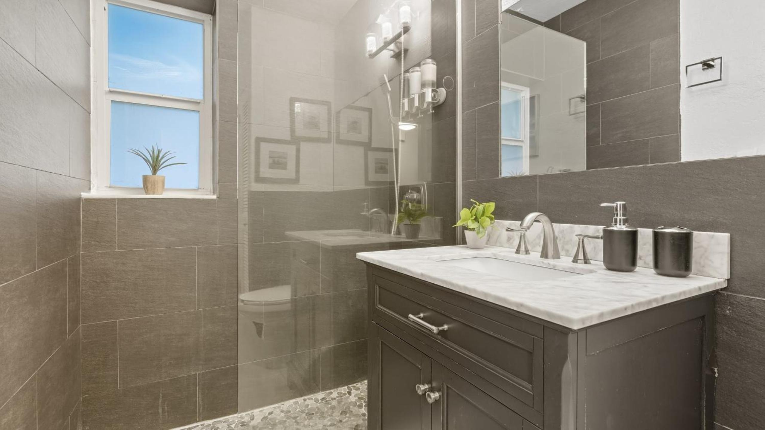 Fort Lauderdale Escape with Pool Hot Tub Dual Kitchens Paradise Stay by AvantStay