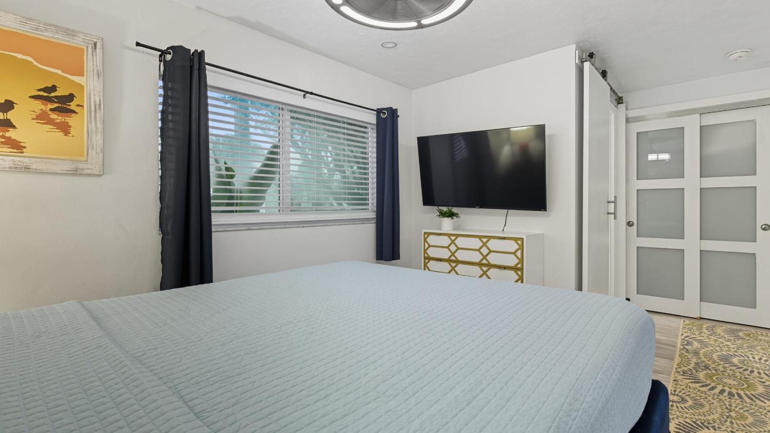 Fort Lauderdale Escape with Pool Hot Tub Dual Kitchens Paradise Stay by AvantStay