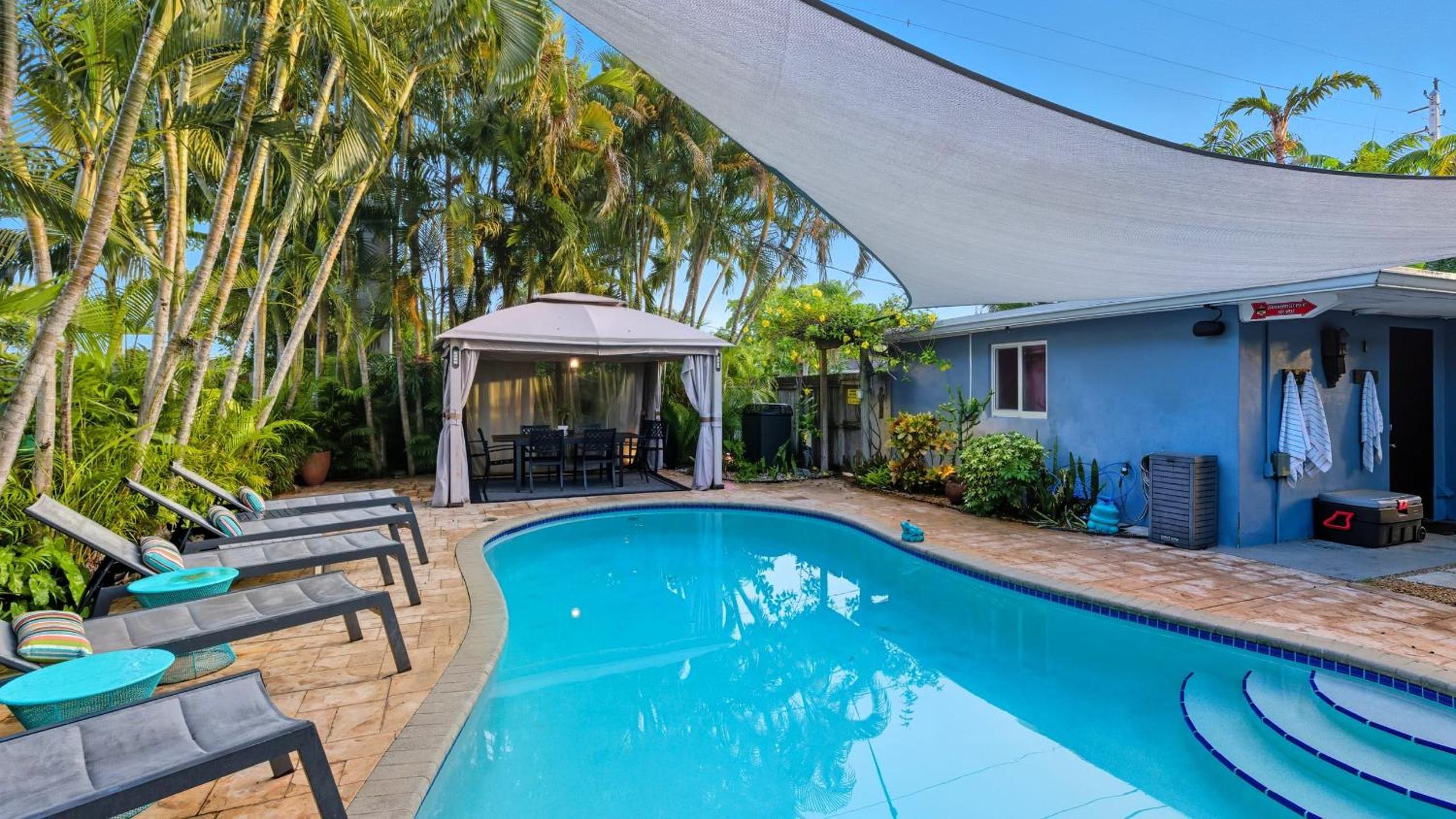 Fort Lauderdale Escape with Pool Hot Tub Dual Kitchens Paradise Stay by AvantStay